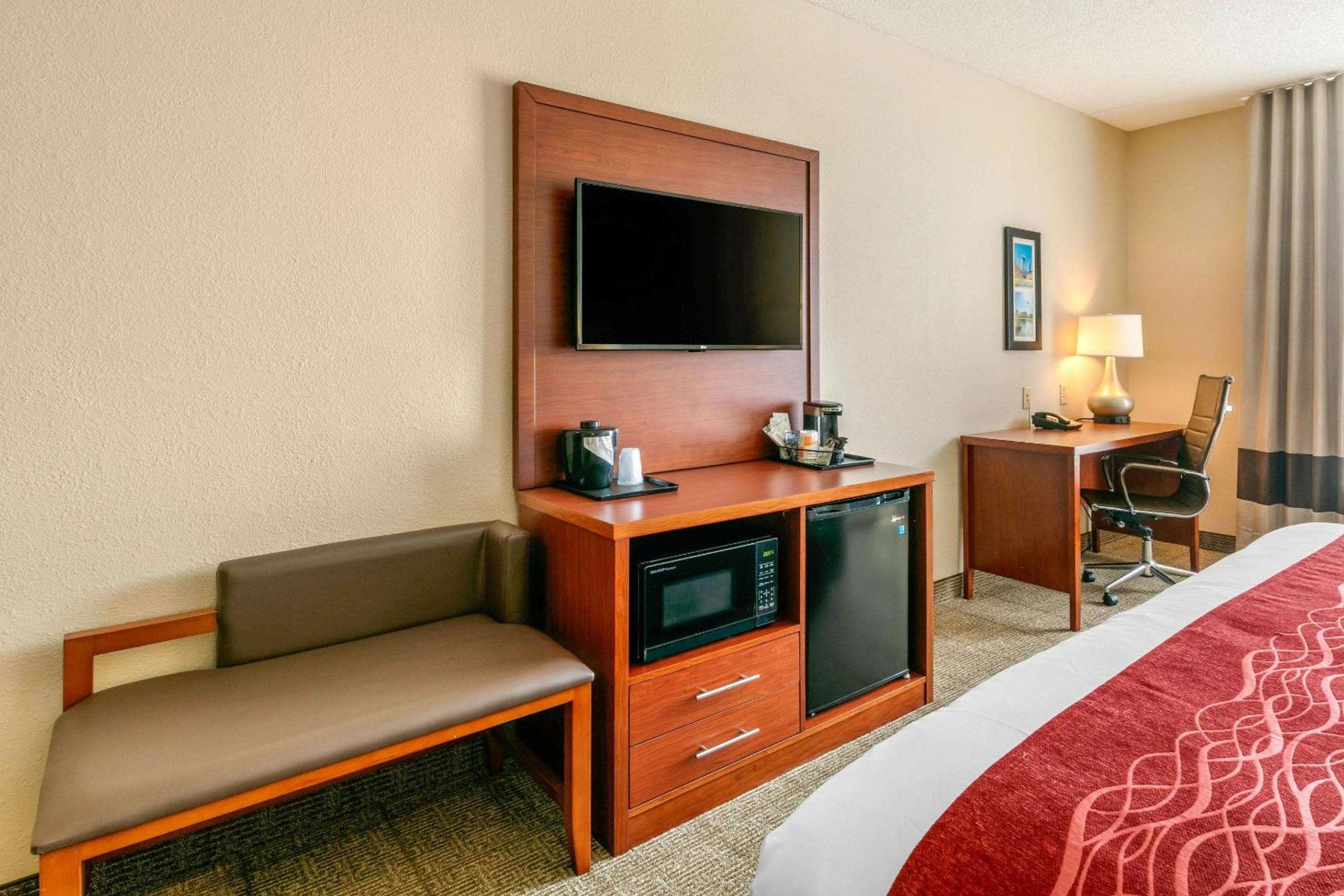 King Room - Accessible/Non-Smoking - Photo 3