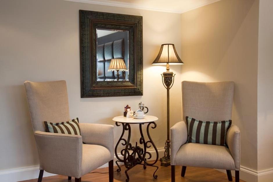 Family Room photo 3
