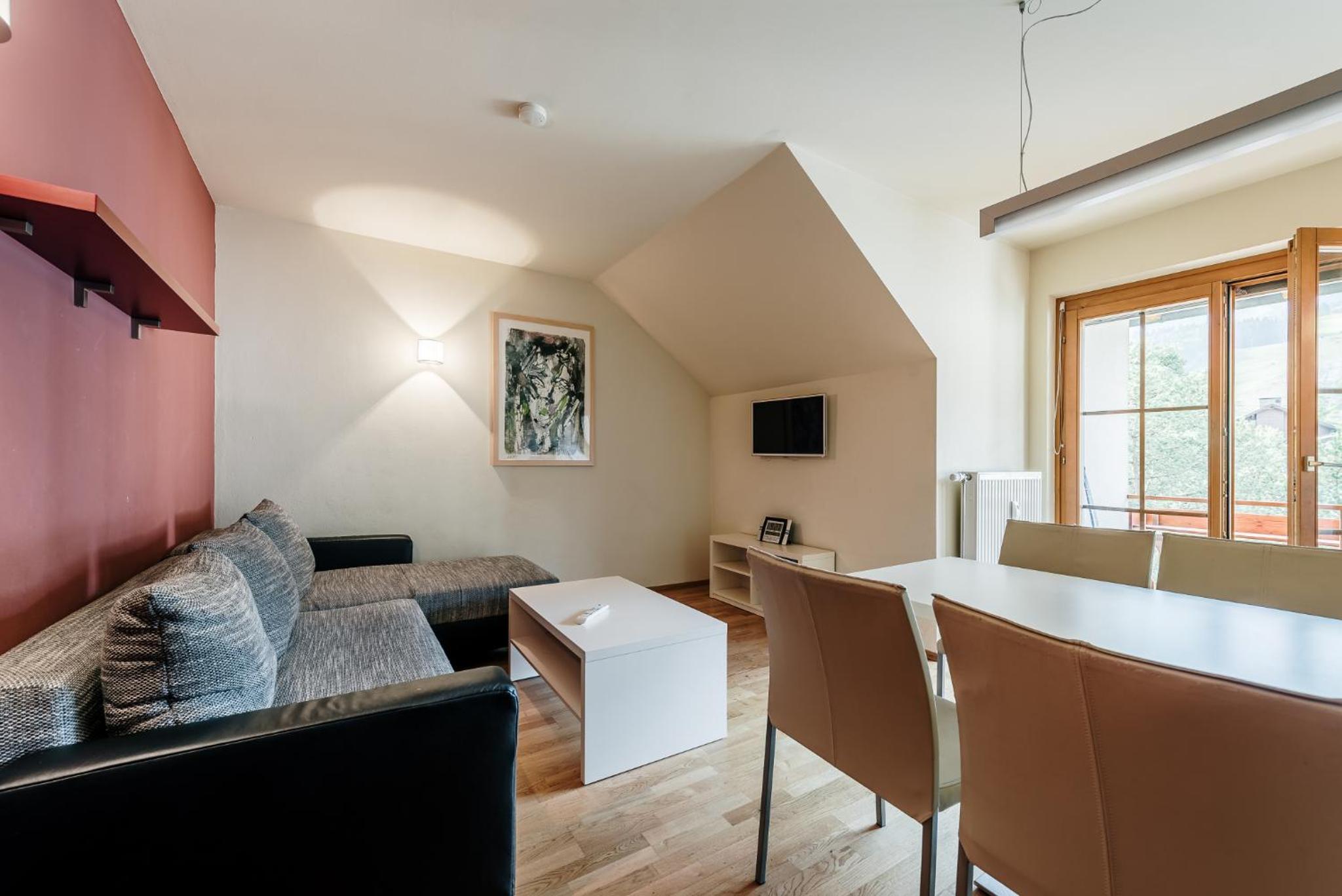Luxury Two-Bedroom Apartment with Extra Bed