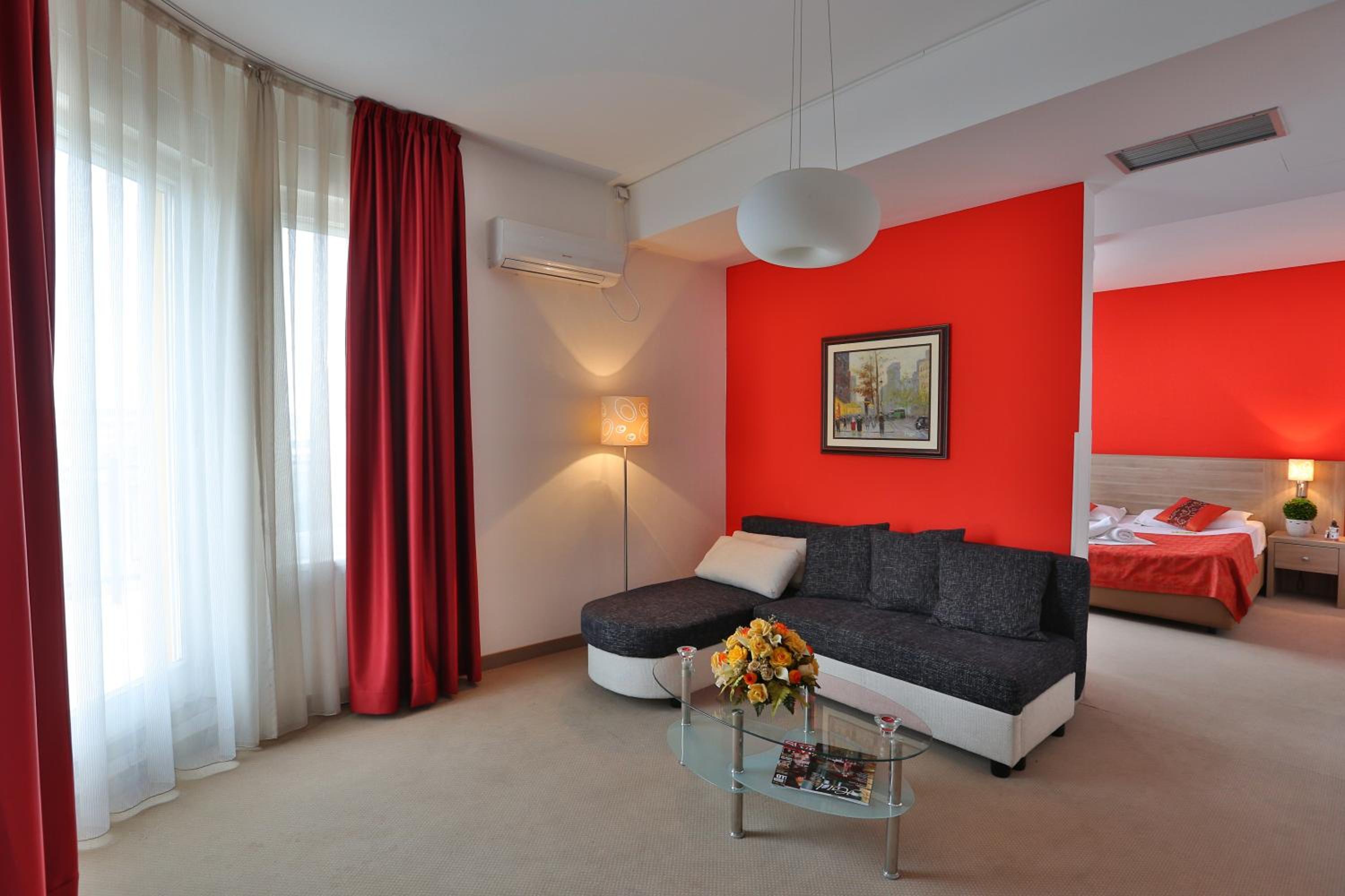 Suite photo 1