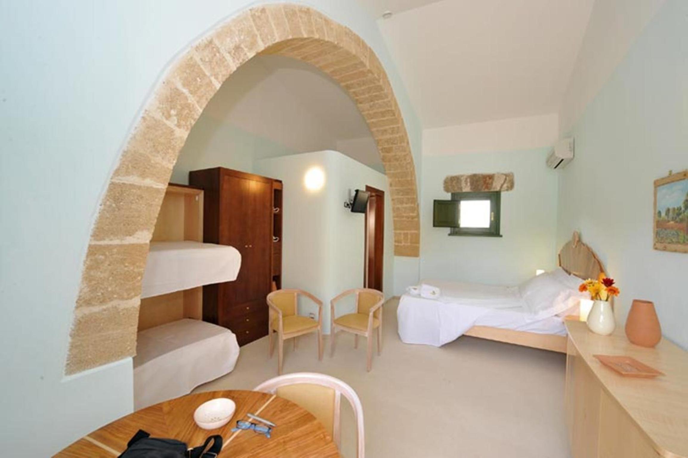 Superior Quadruple Room - Photo 3
