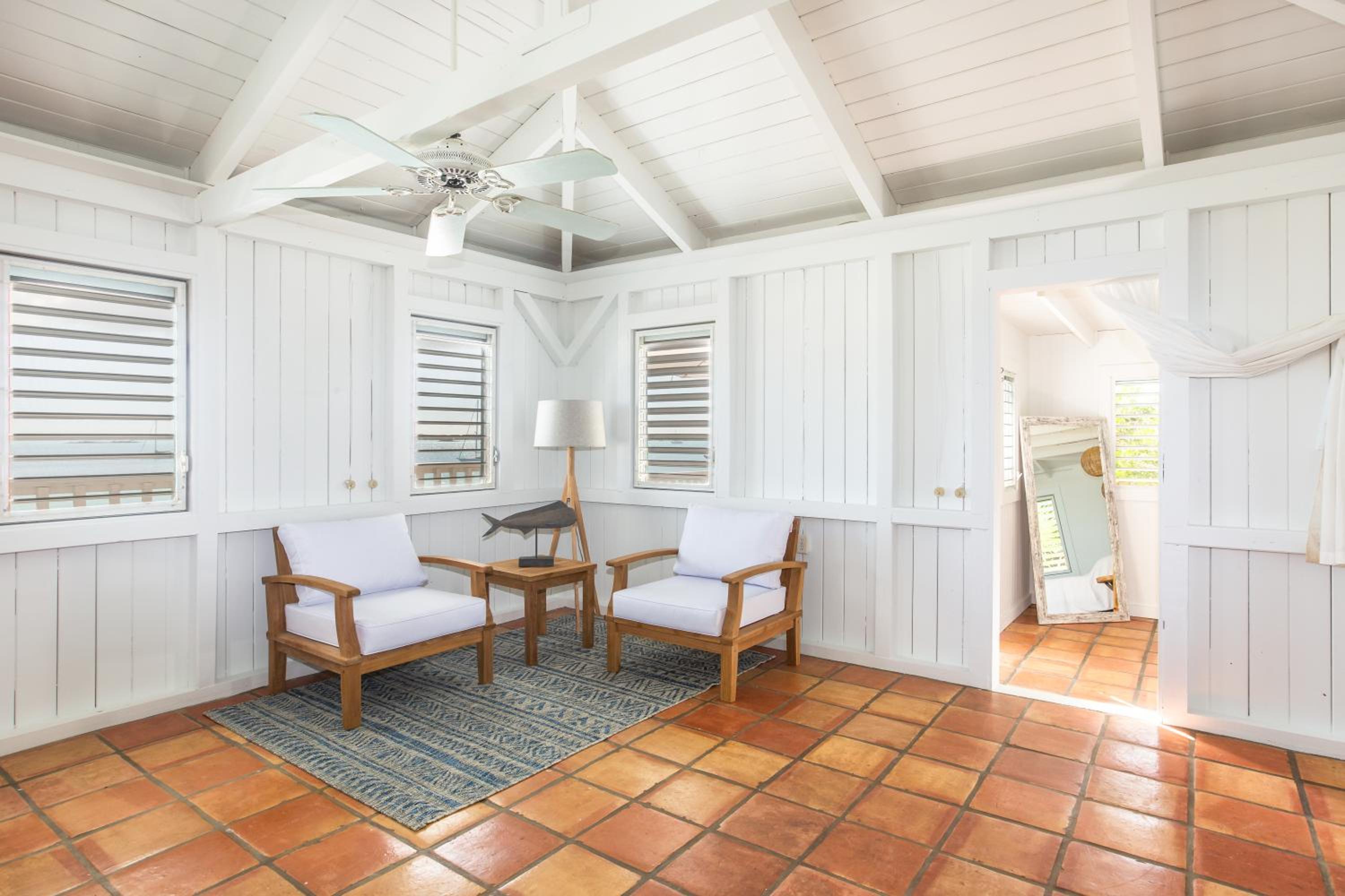 UNIT6 Royal Poinciana 2 Bedroom Cottage
