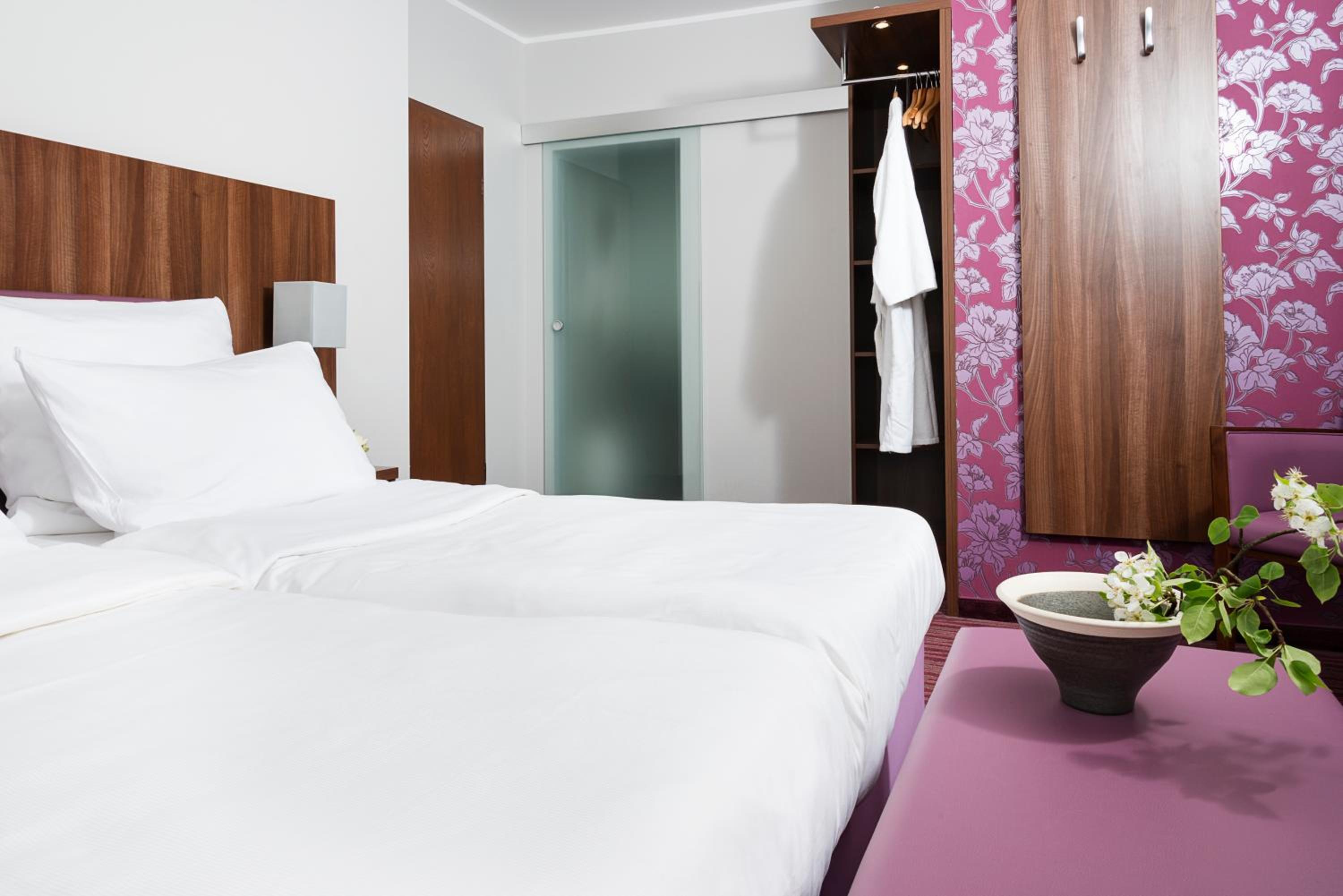 Standard Double Room - Photo 1