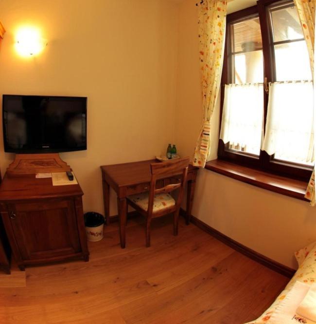Standard Double or Twin Room - Photo 5