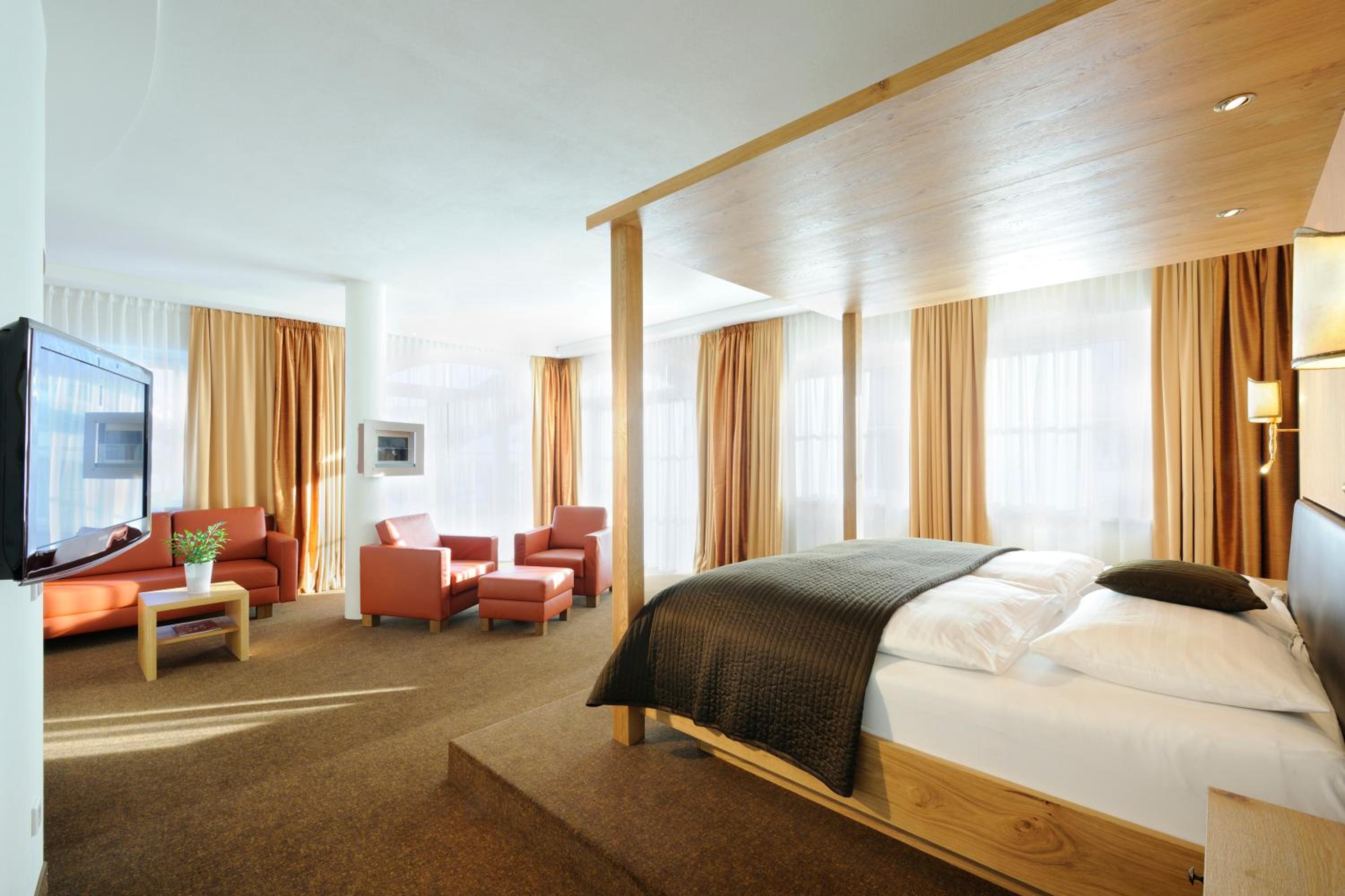 Tower Suite - Photo 1