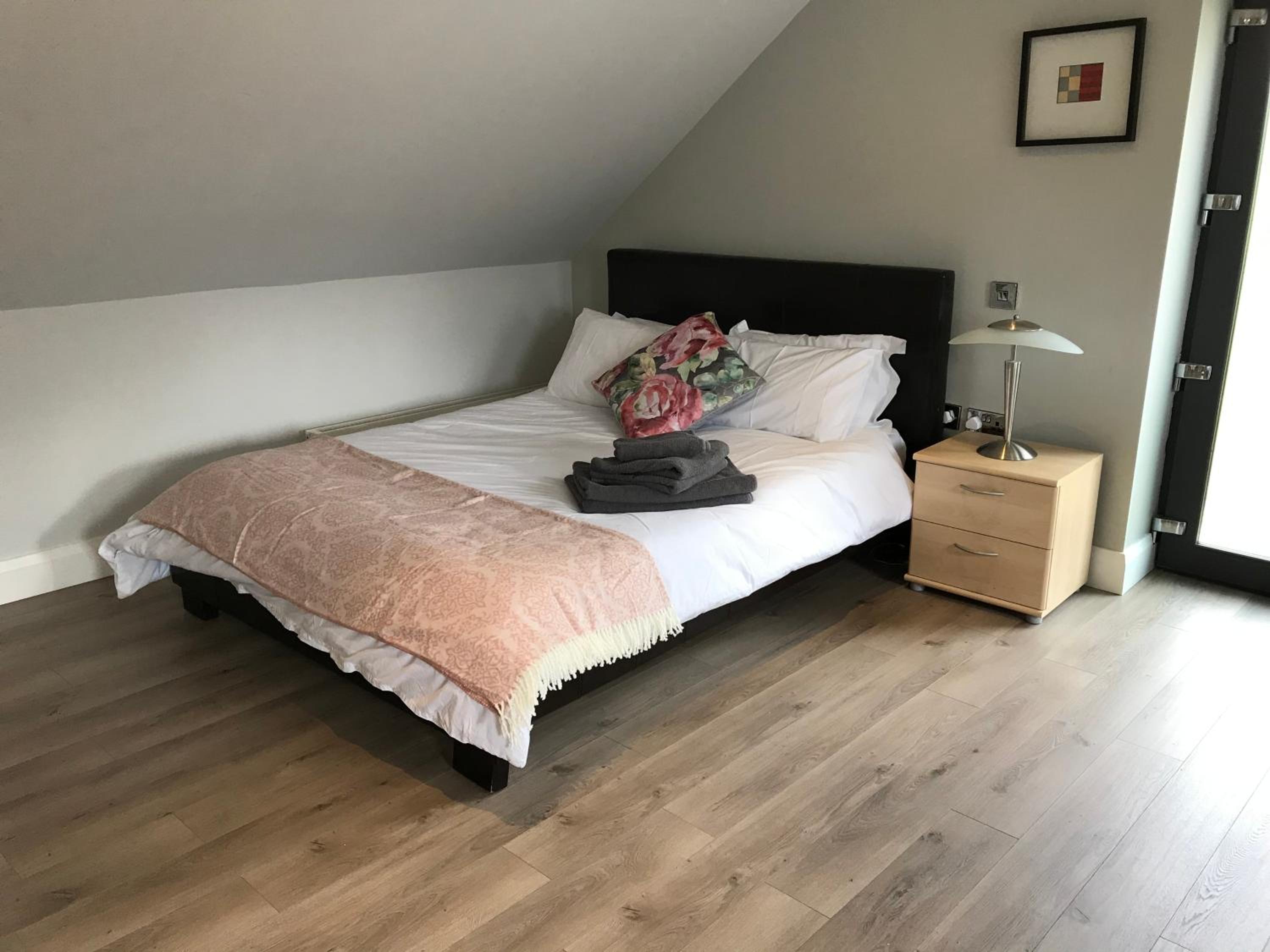 One-Bedroom Apartment - Photo 5