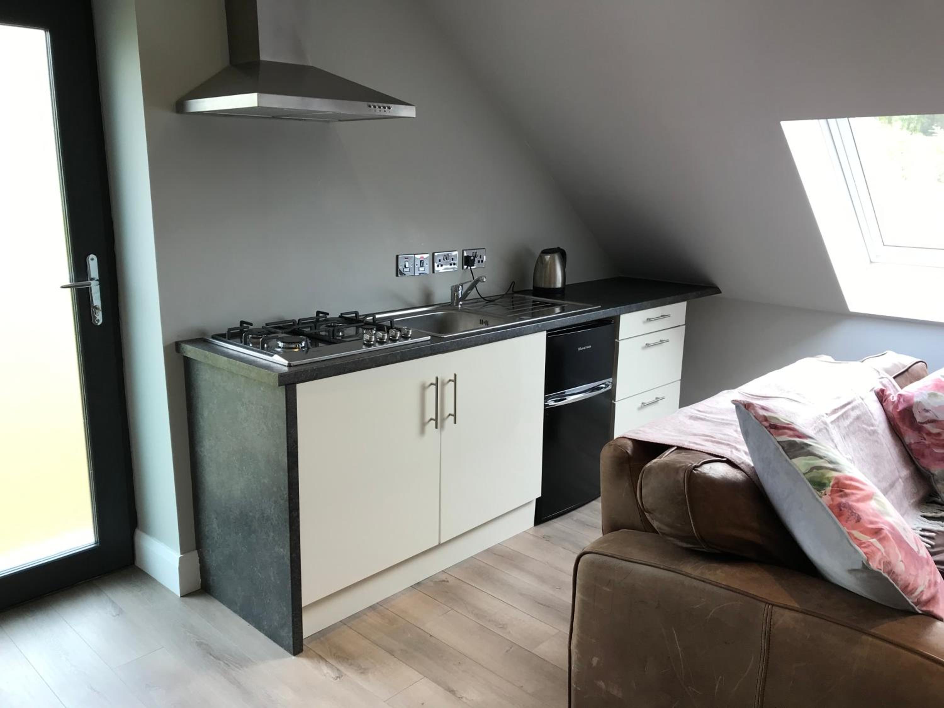 One-Bedroom Apartment - Photo 8