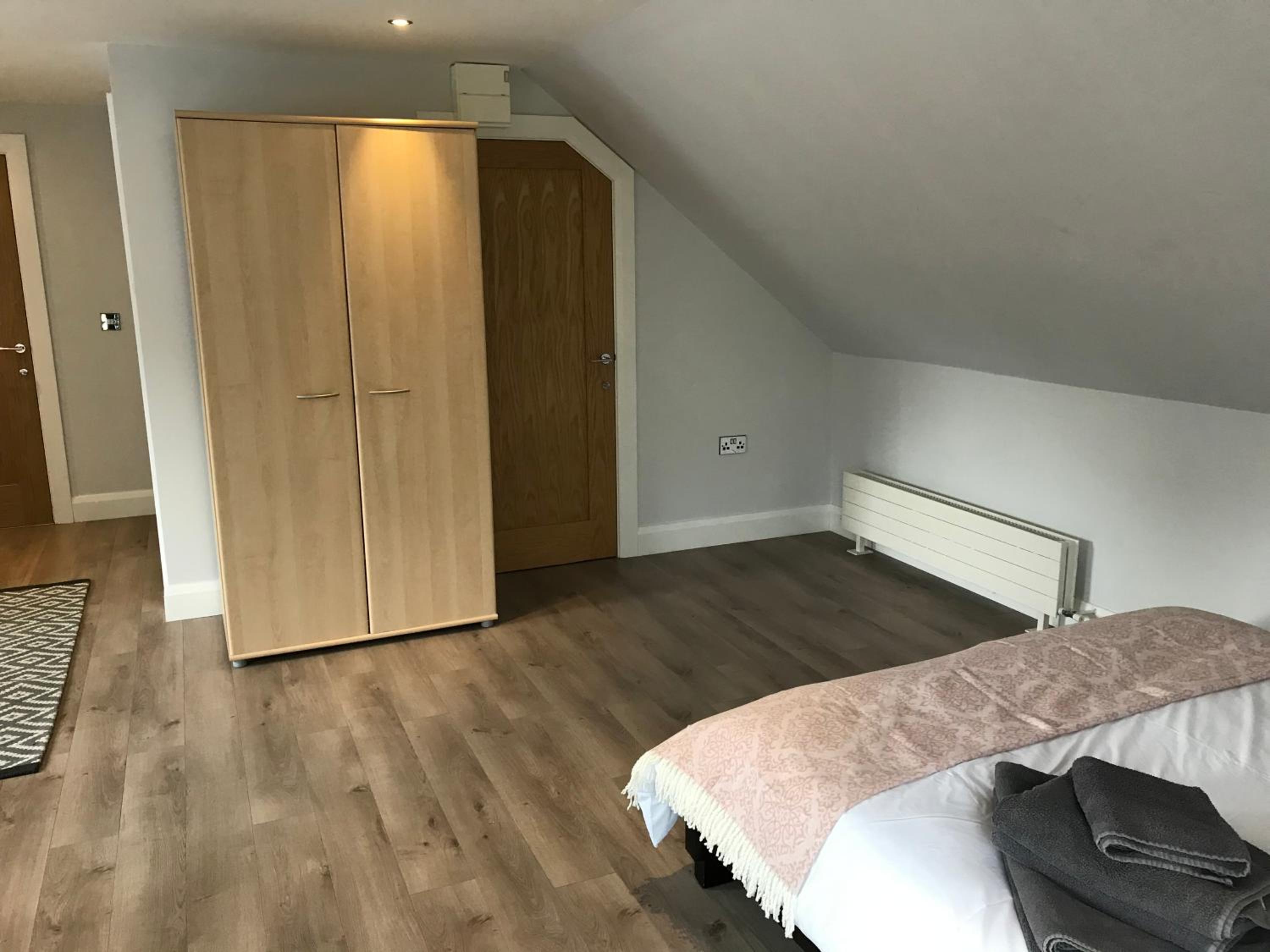One-Bedroom Apartment - Photo 4