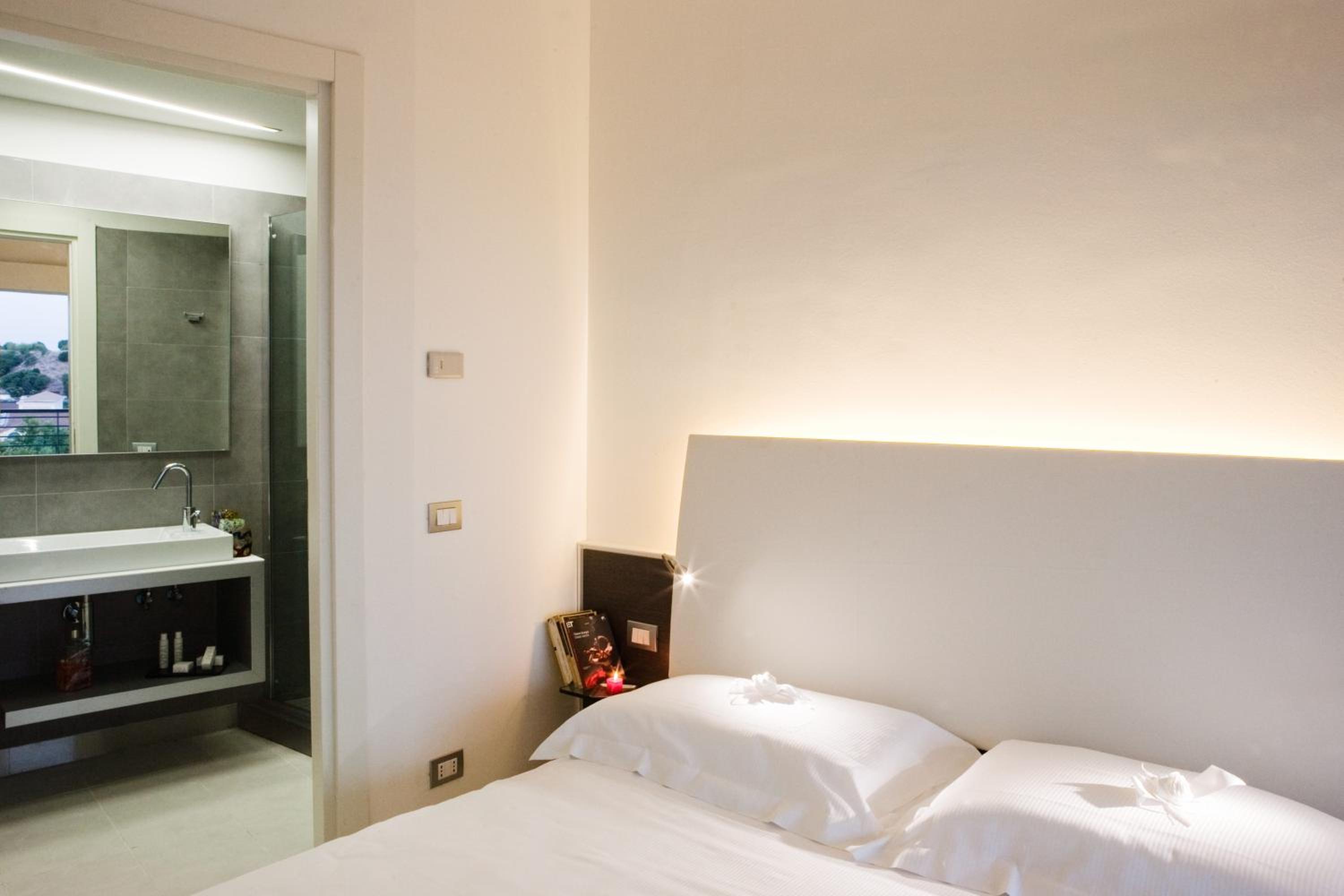 Suite with Balcony photo 3