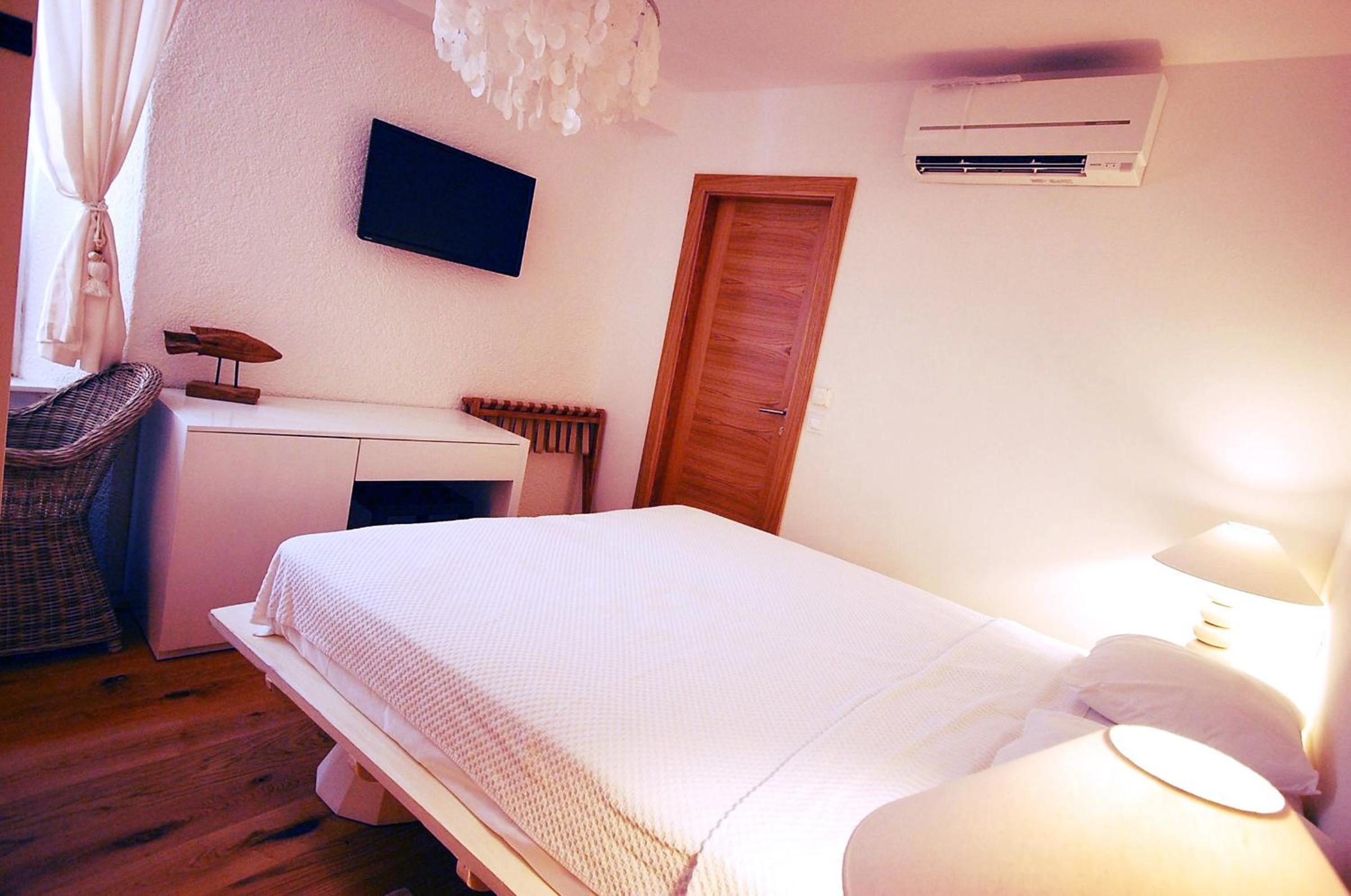Standard Double Room - Photo 1