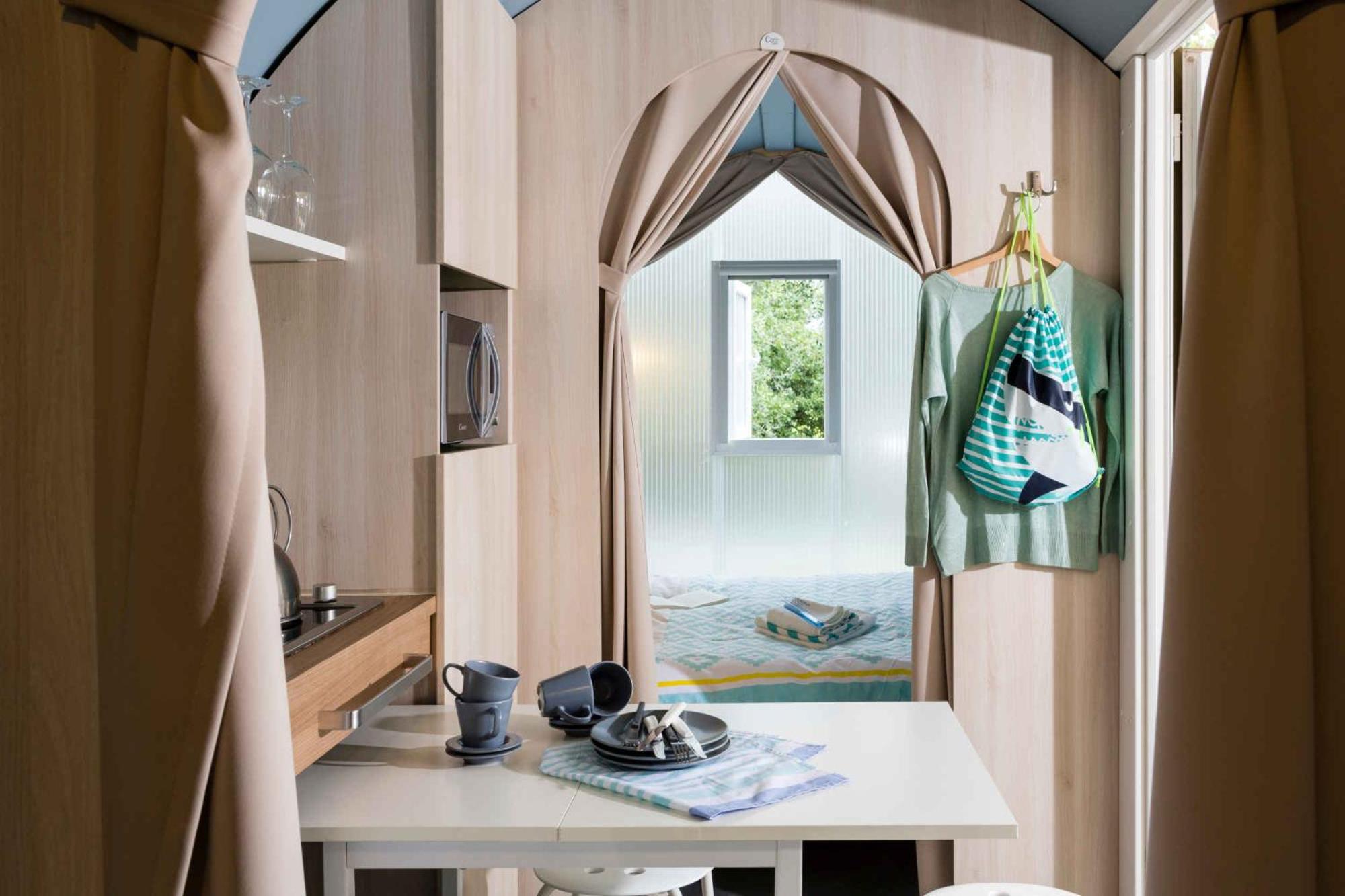 Tent with Shared Bathroom (4 People)