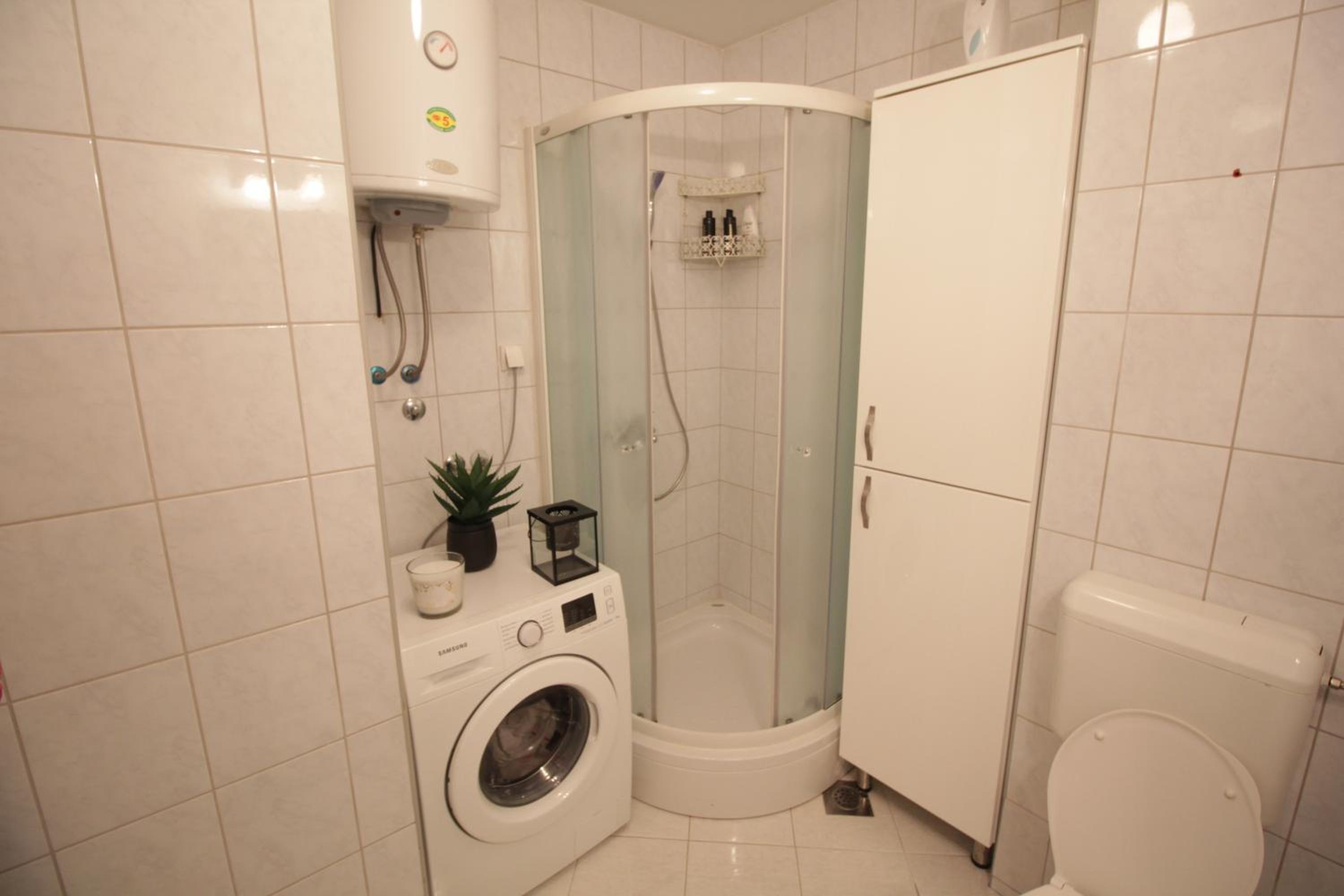 One-Bedroom Apartment photo 2