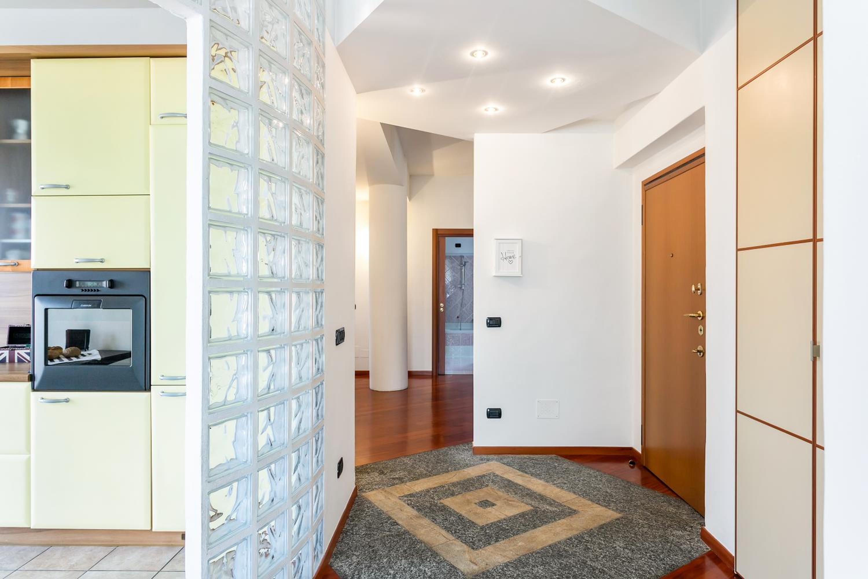 Two-Bedroom Apartment - Photo 8