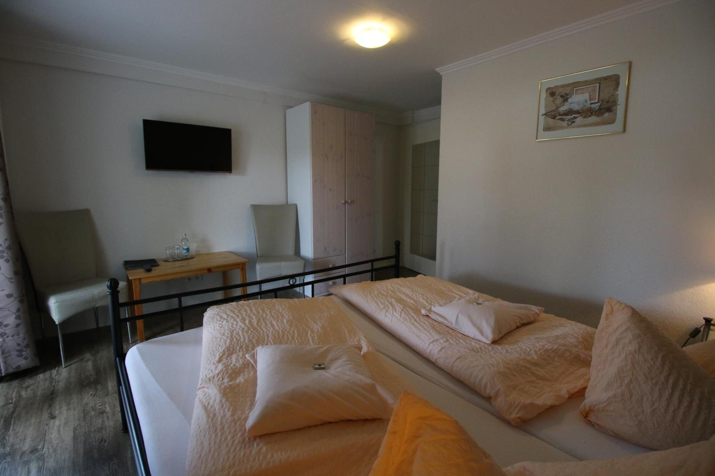 Double Room with Balcony - Photo 1