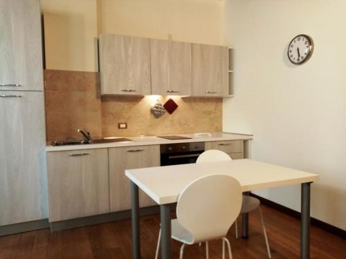 Studio Apartment photo 2