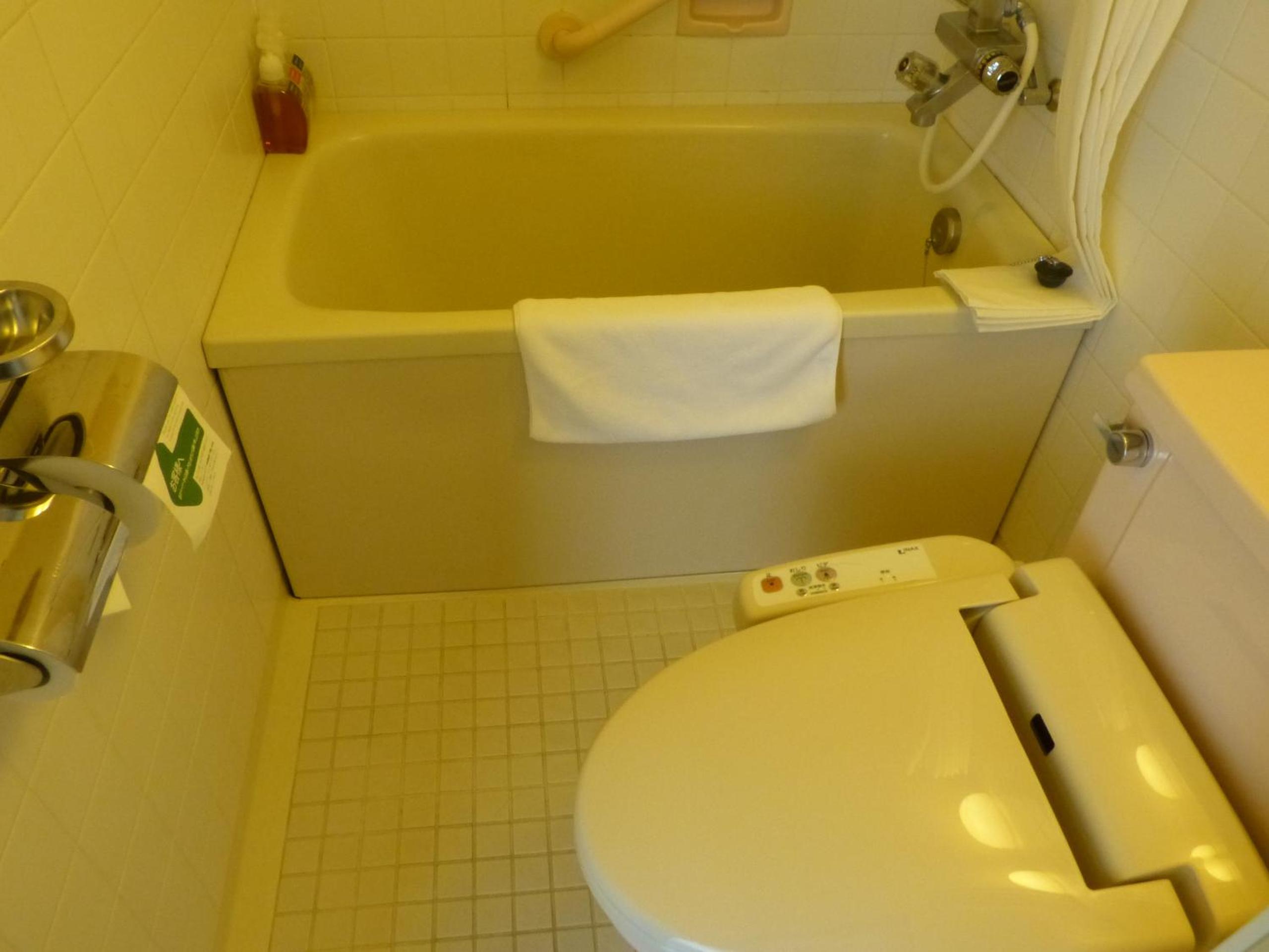 Twin Room - Non-Smoking - Photo 5