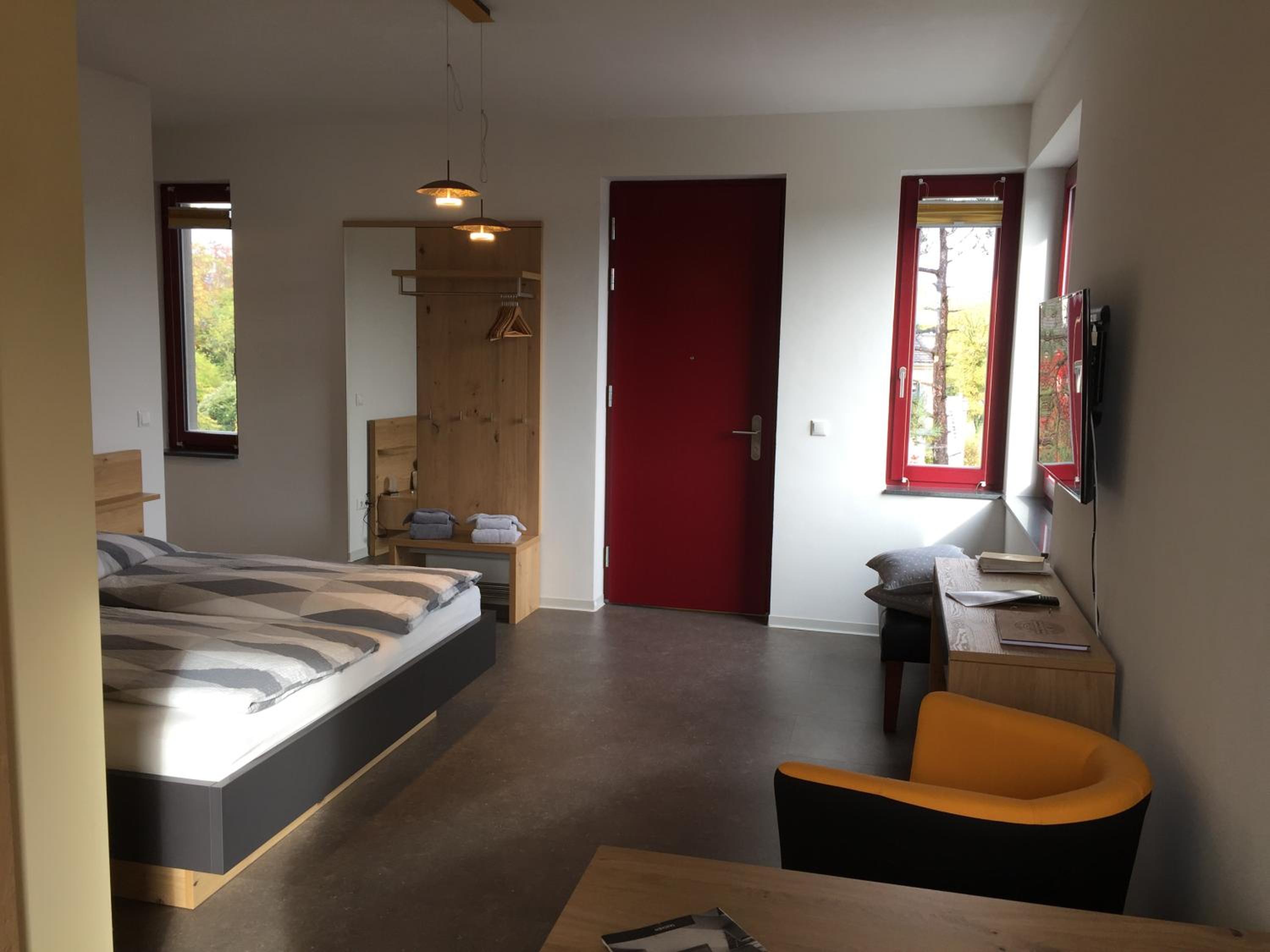 One-Bedroom Apartment - Photo 4