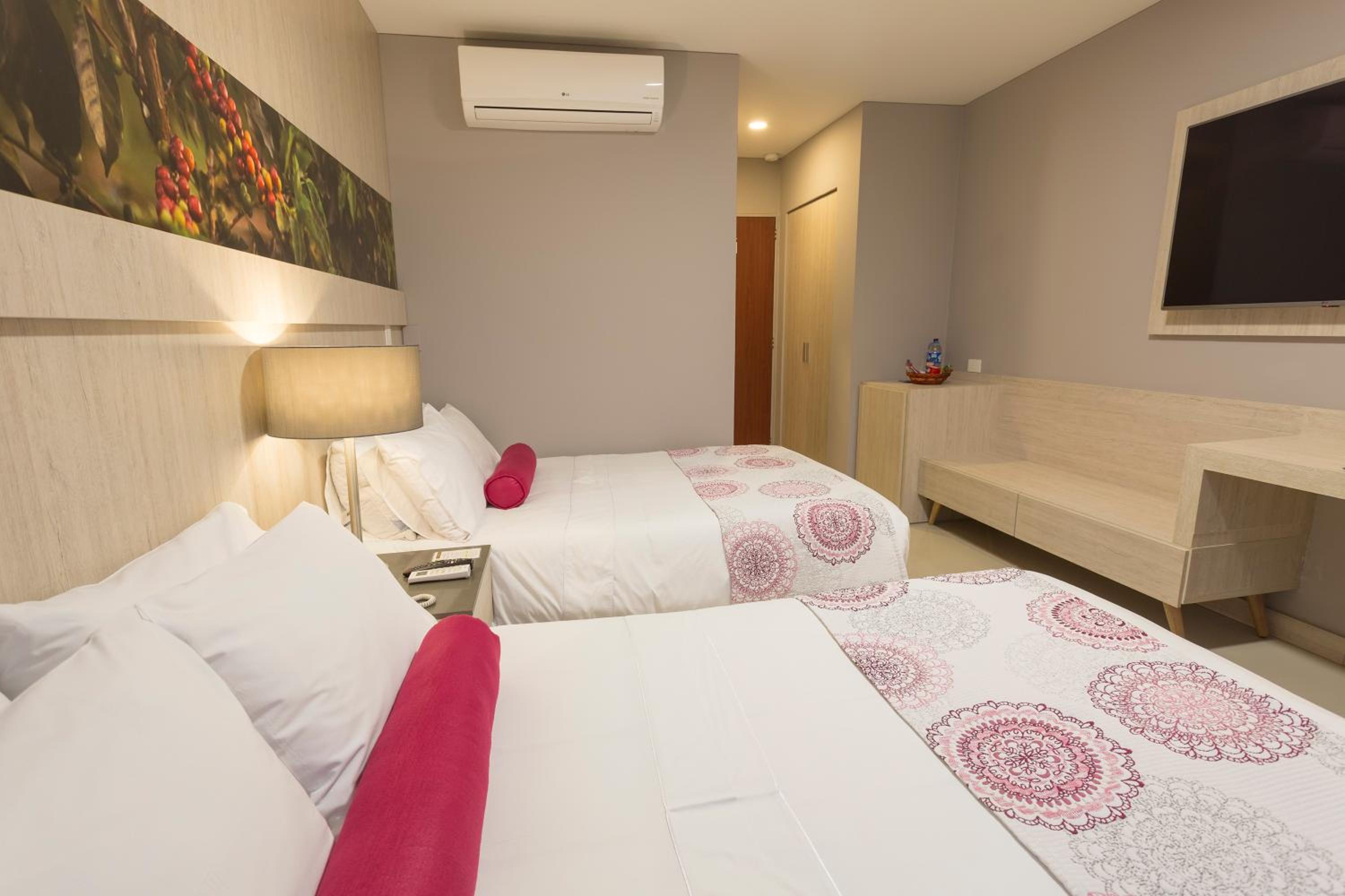 Twin Room - Photo 5