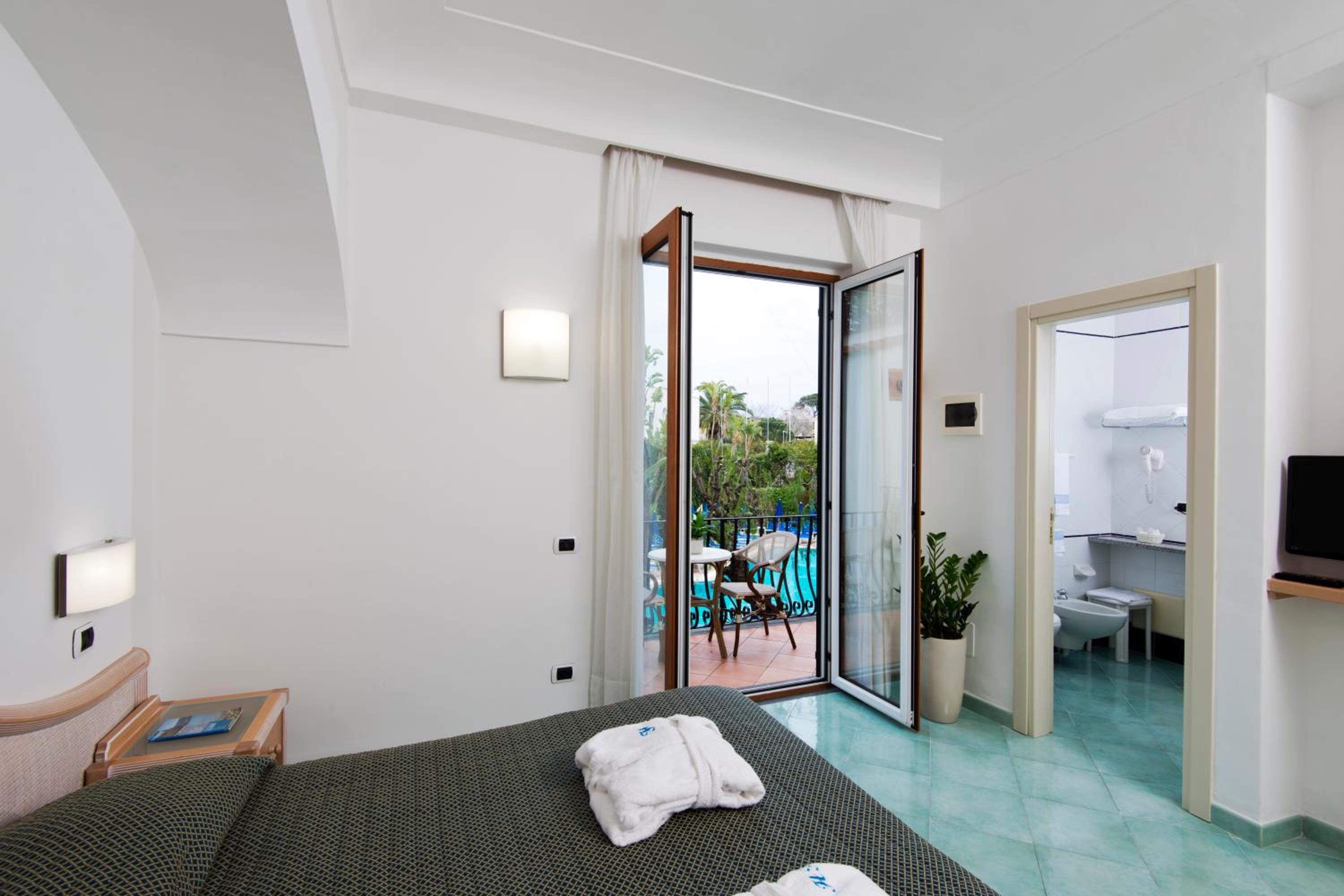 Double Room with Lateral Pool View