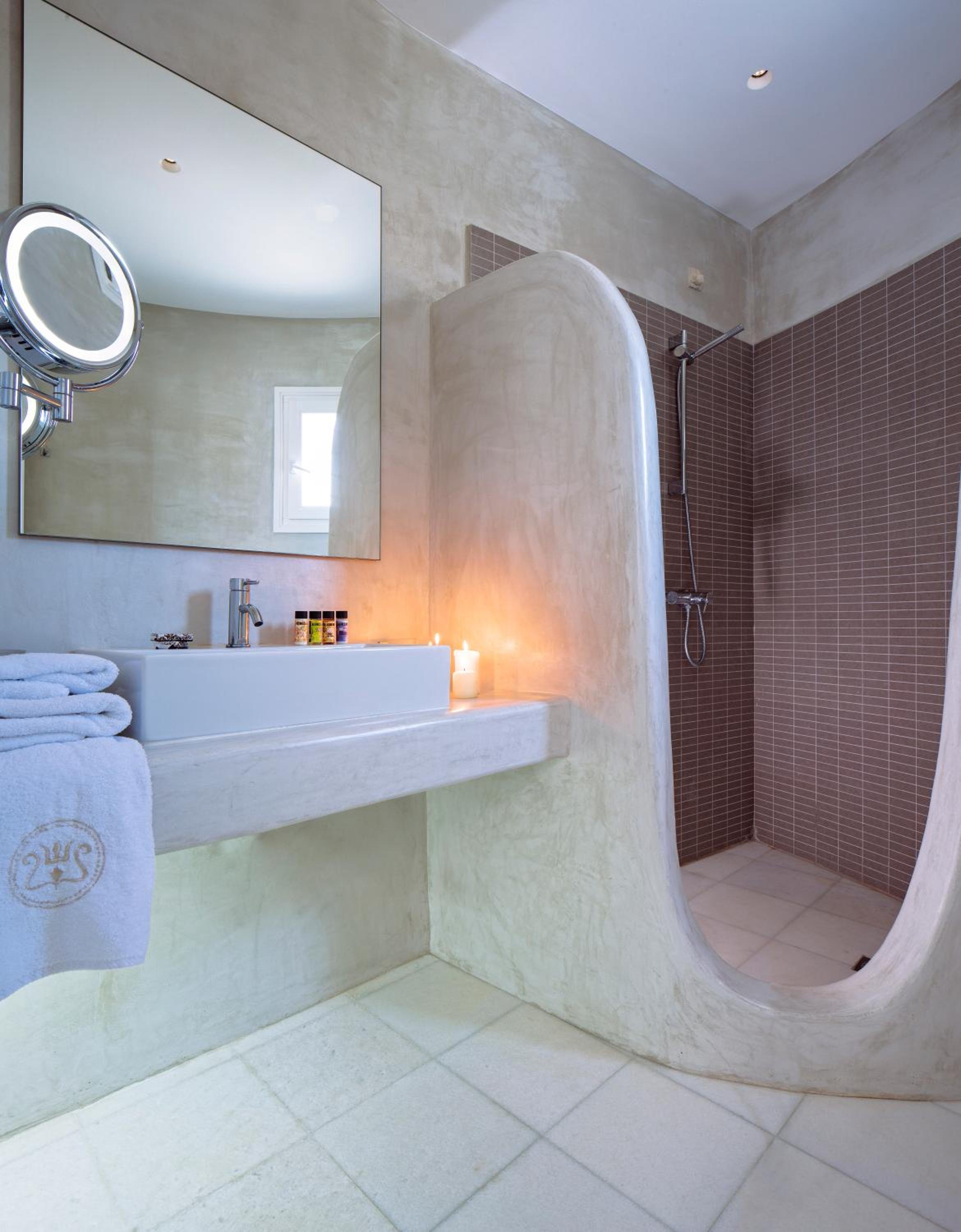Superior Room with Sea View - Photo 5