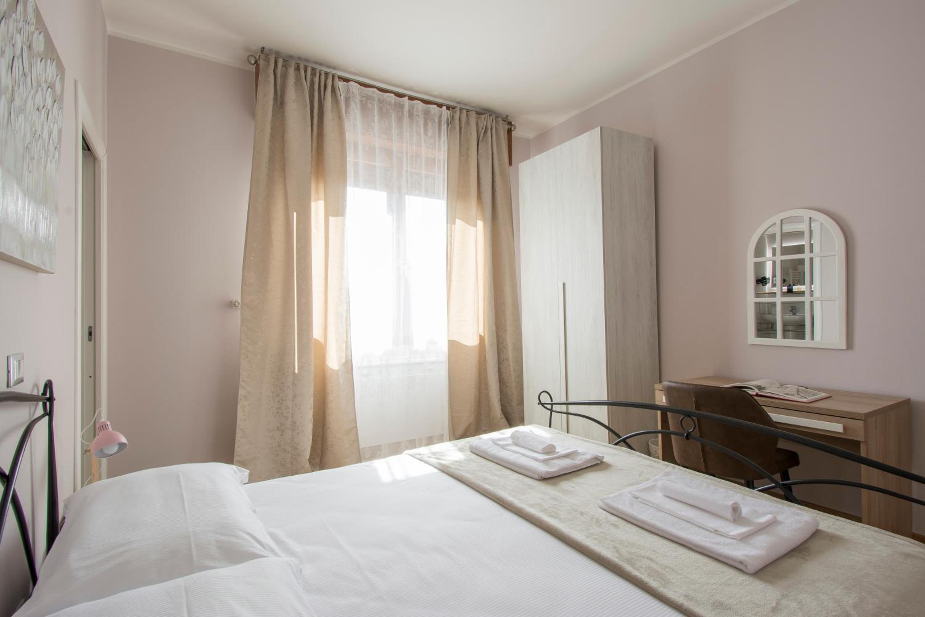 Double Room - Photo 15