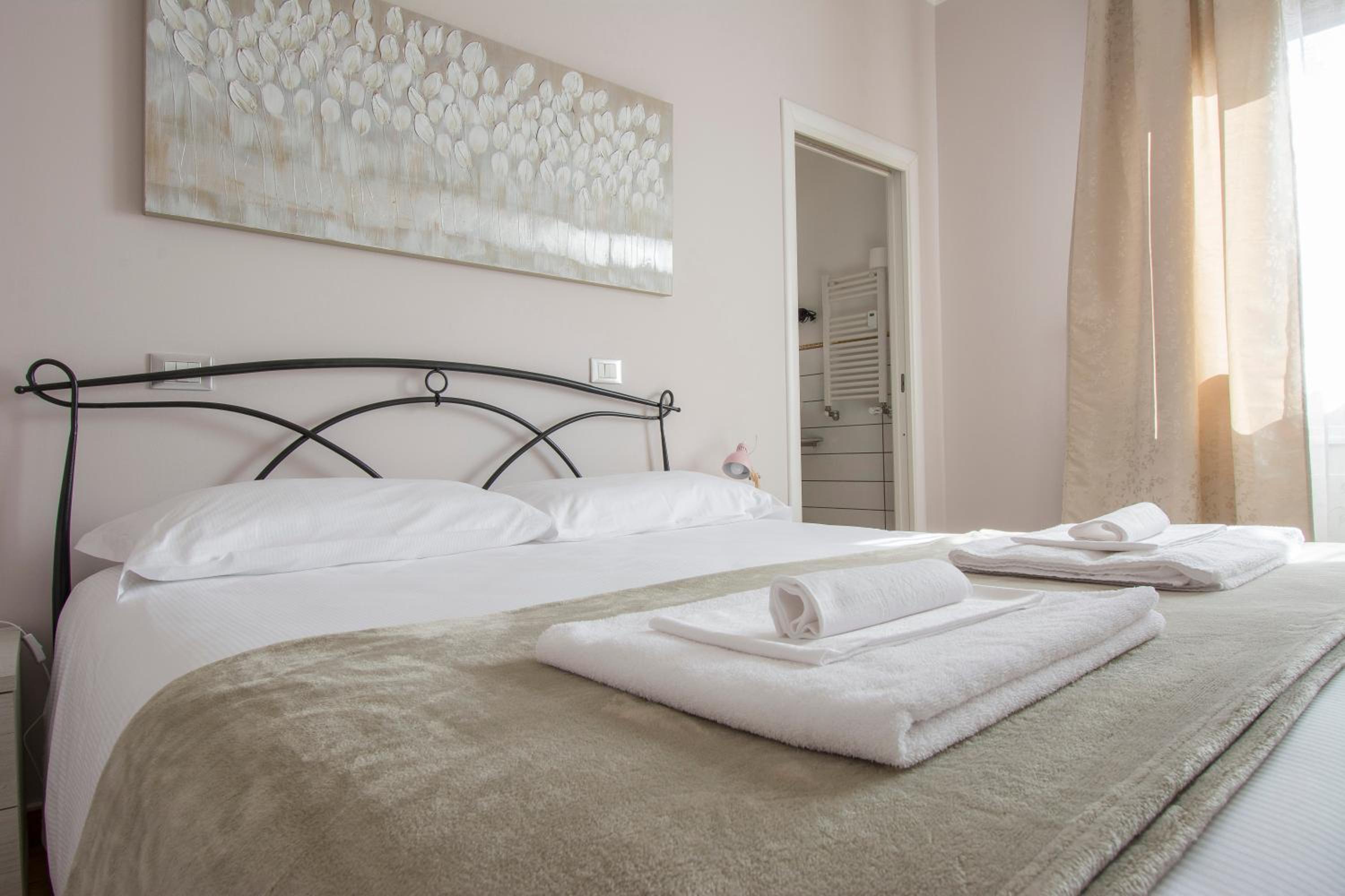 Double Room - Photo 1