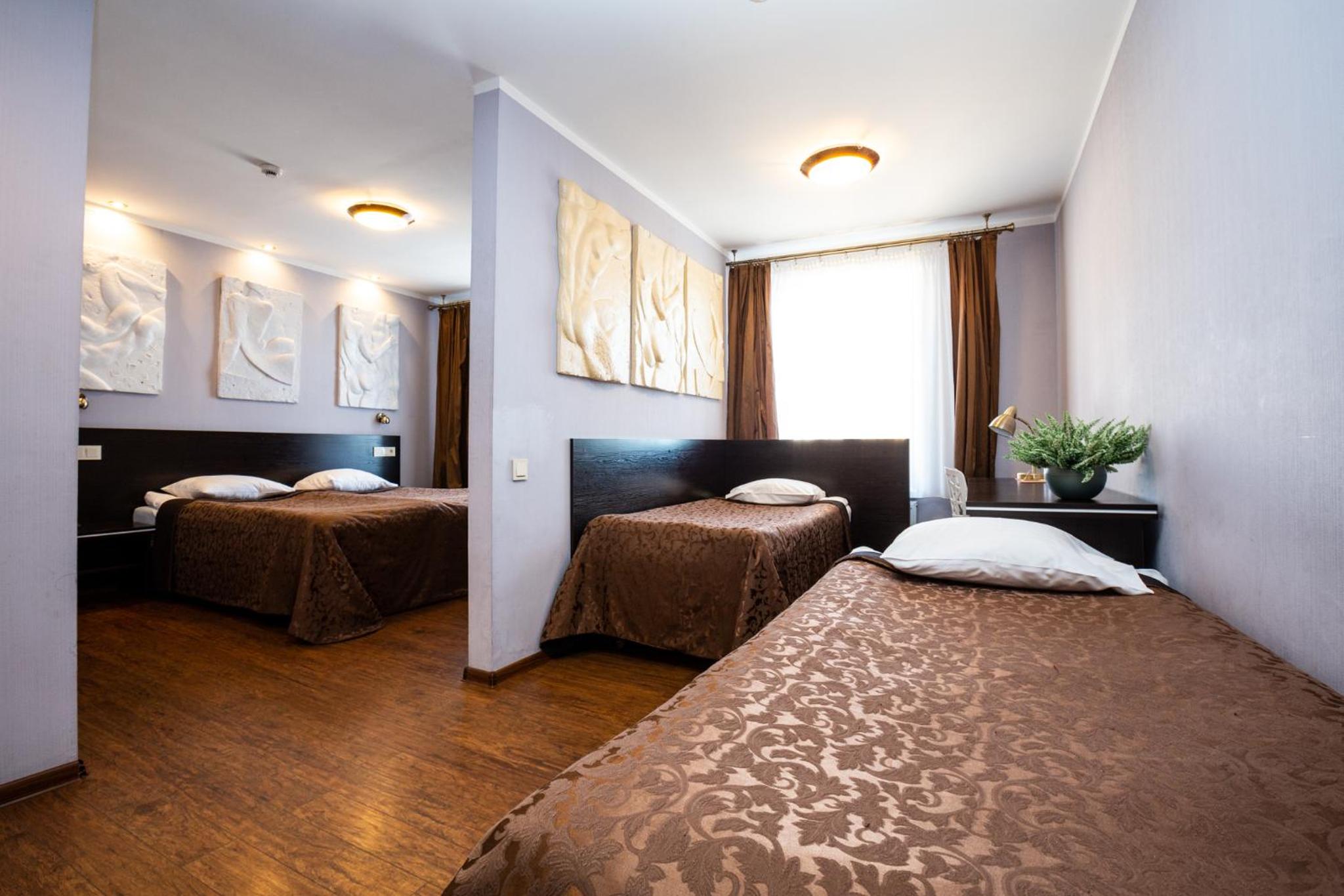 Quadruple Room - Photo 5