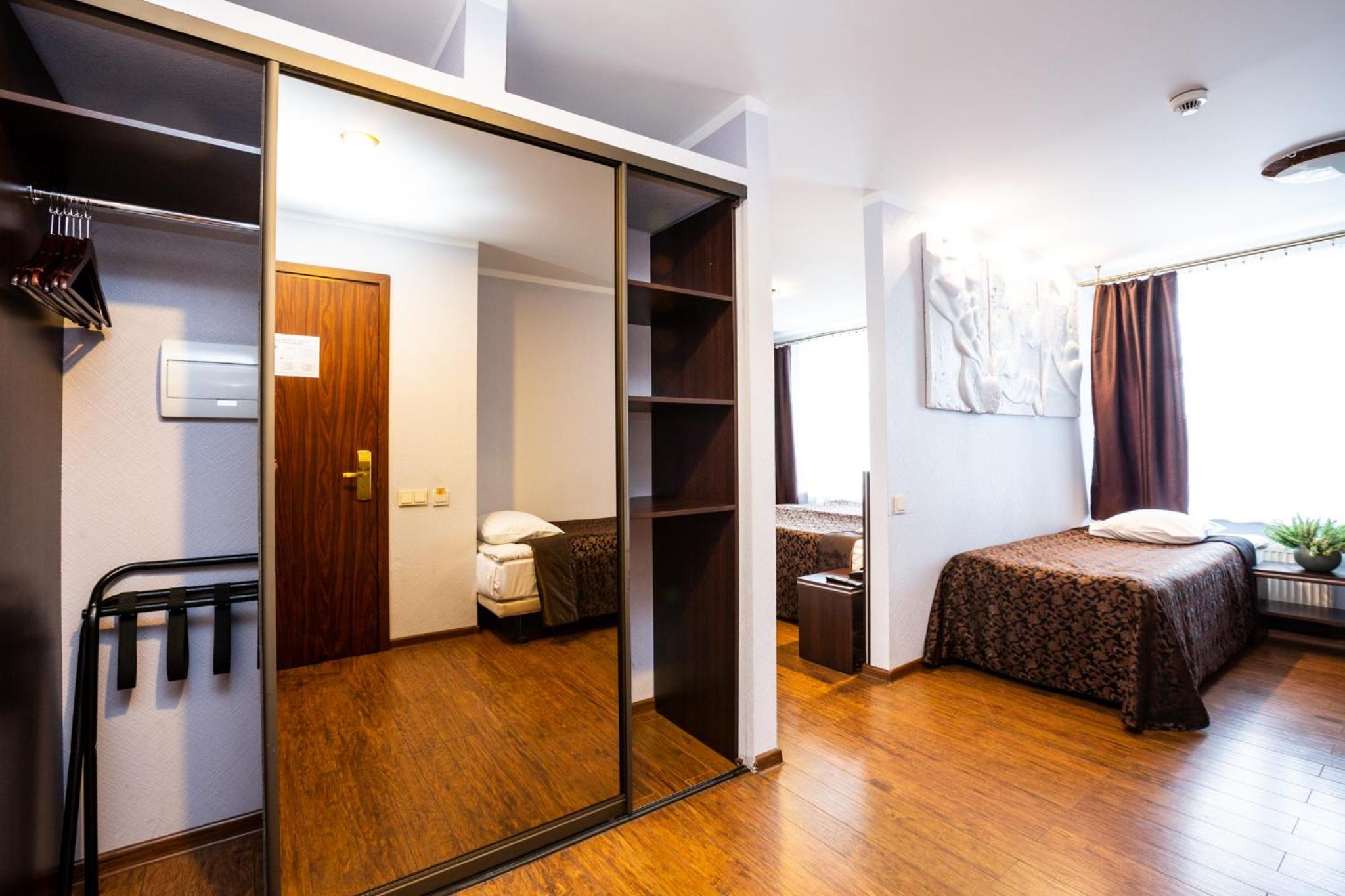 Quadruple Room - Photo 1
