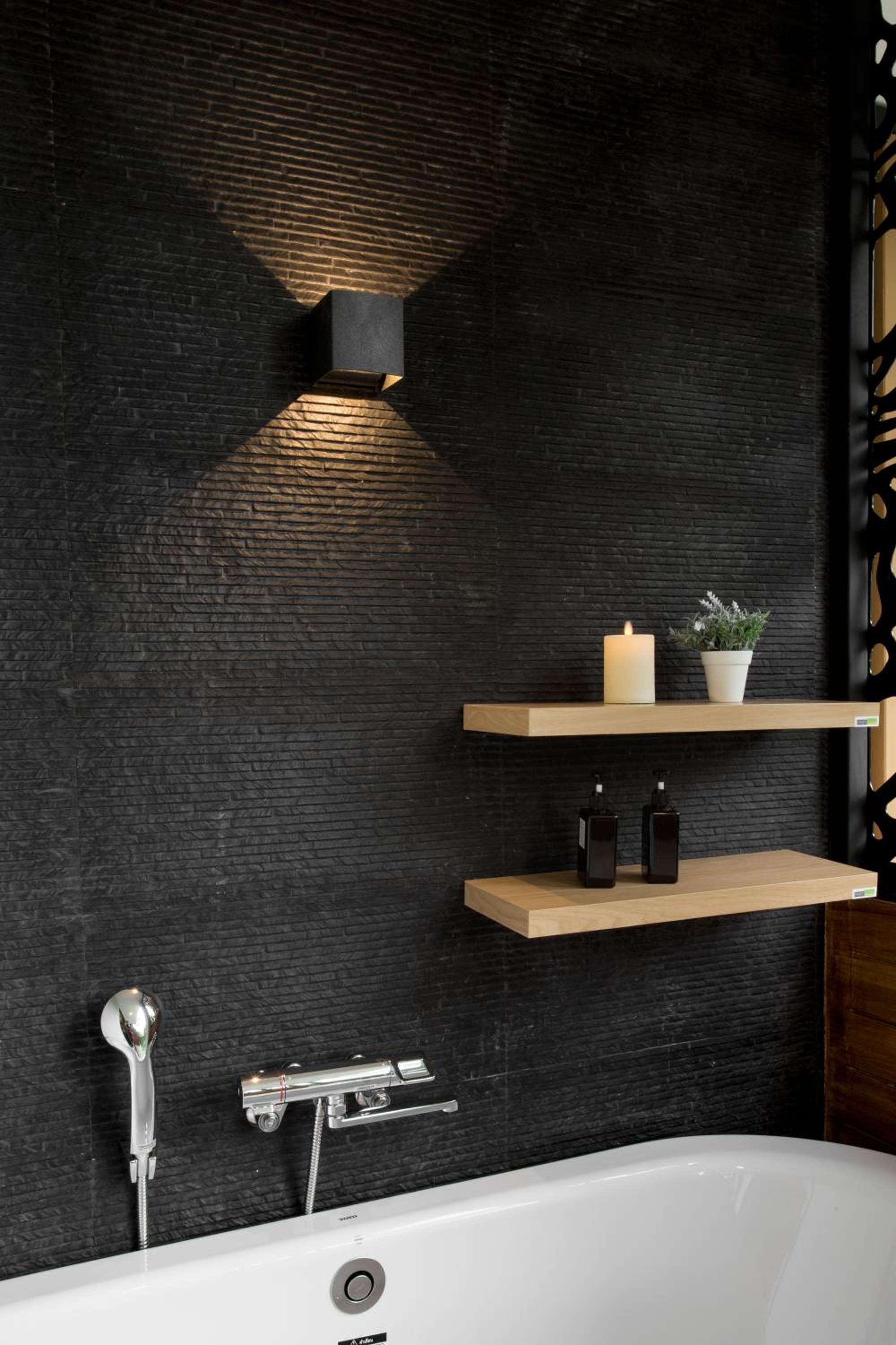 Deluxe King Studio with Bathtub - Photo 4