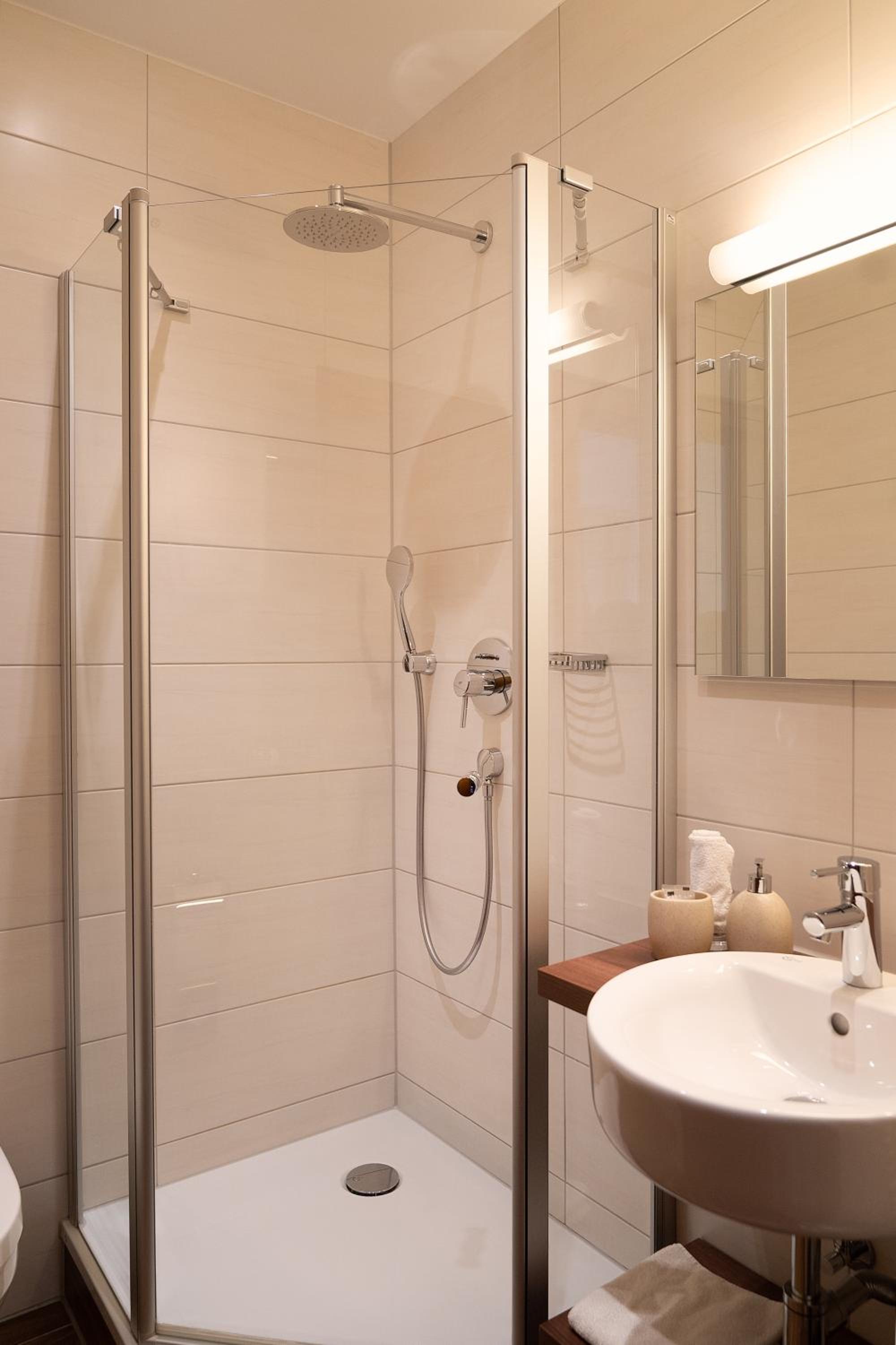 Single Room photo 2