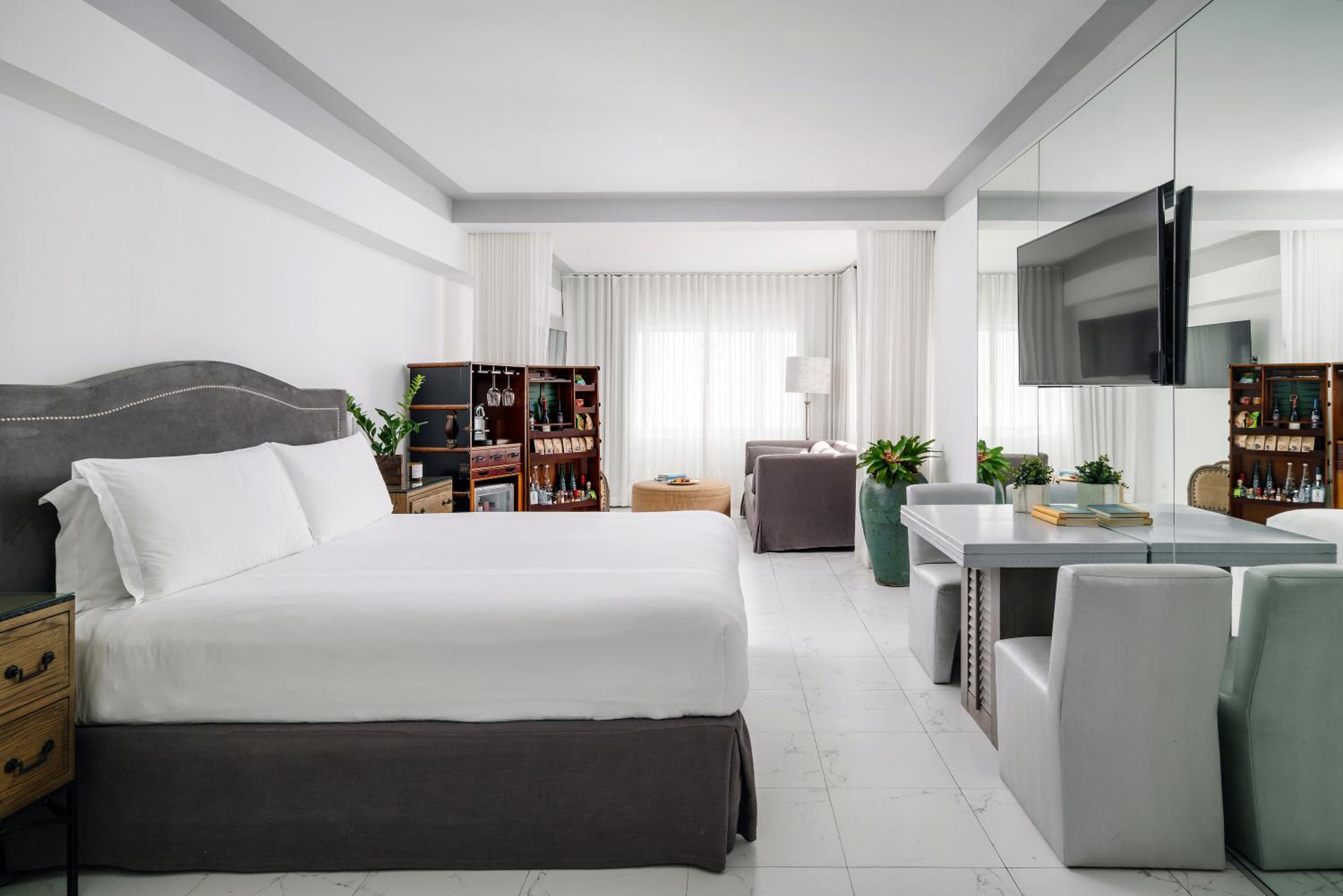 King Studio Suite