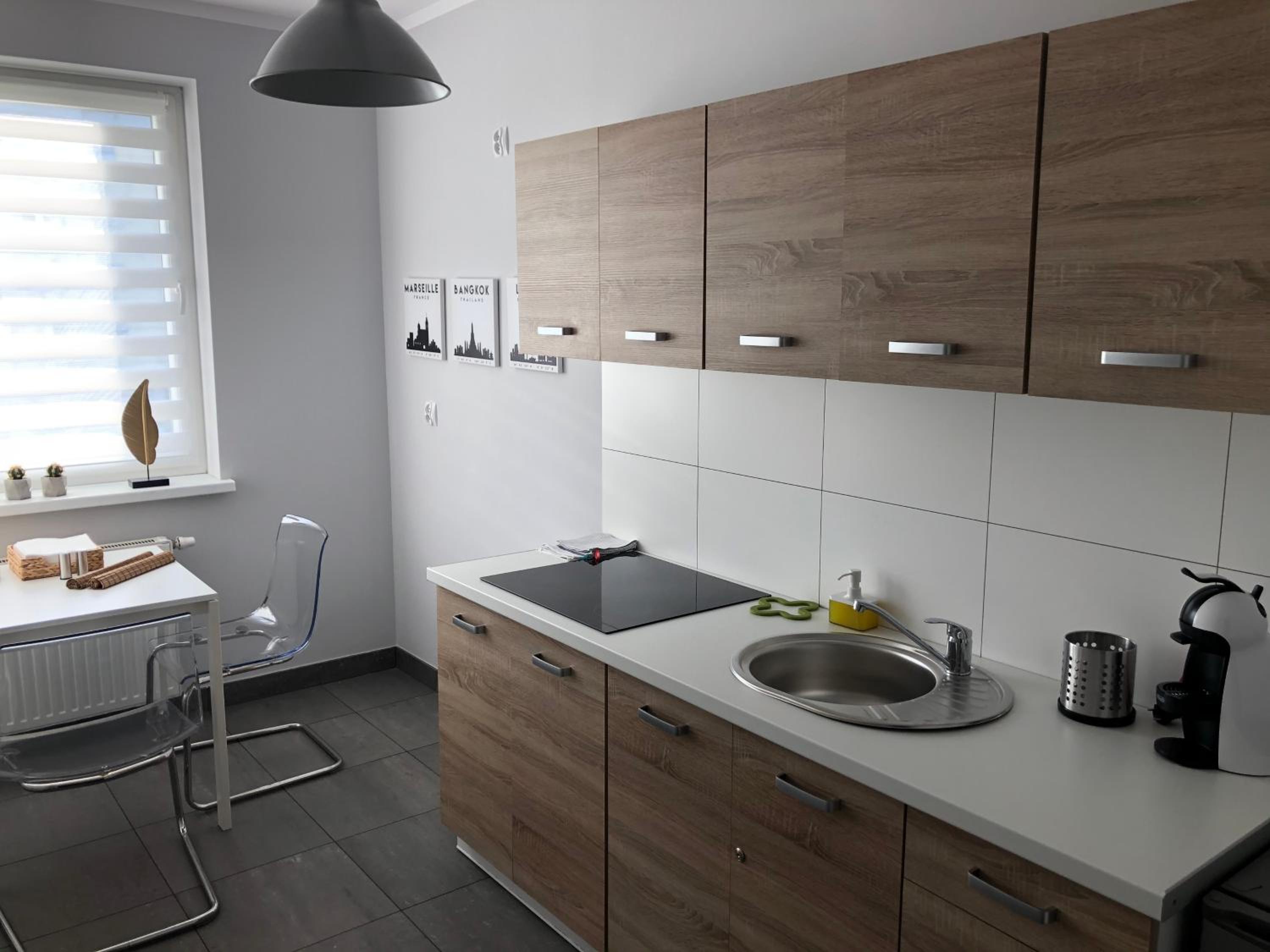 Studio Apartment - Photo 1