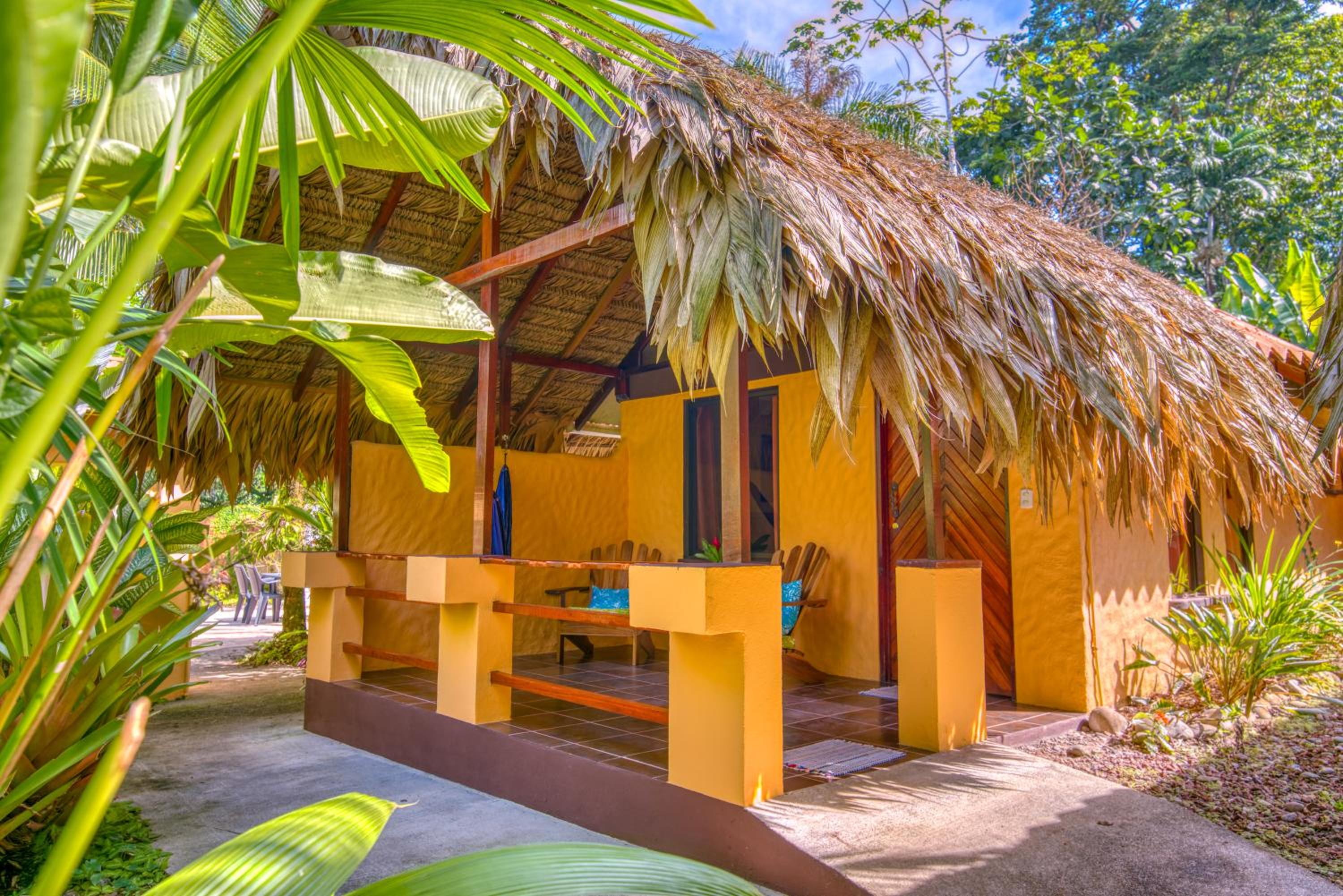 Deluxe Bungalow with Garden View photo 3