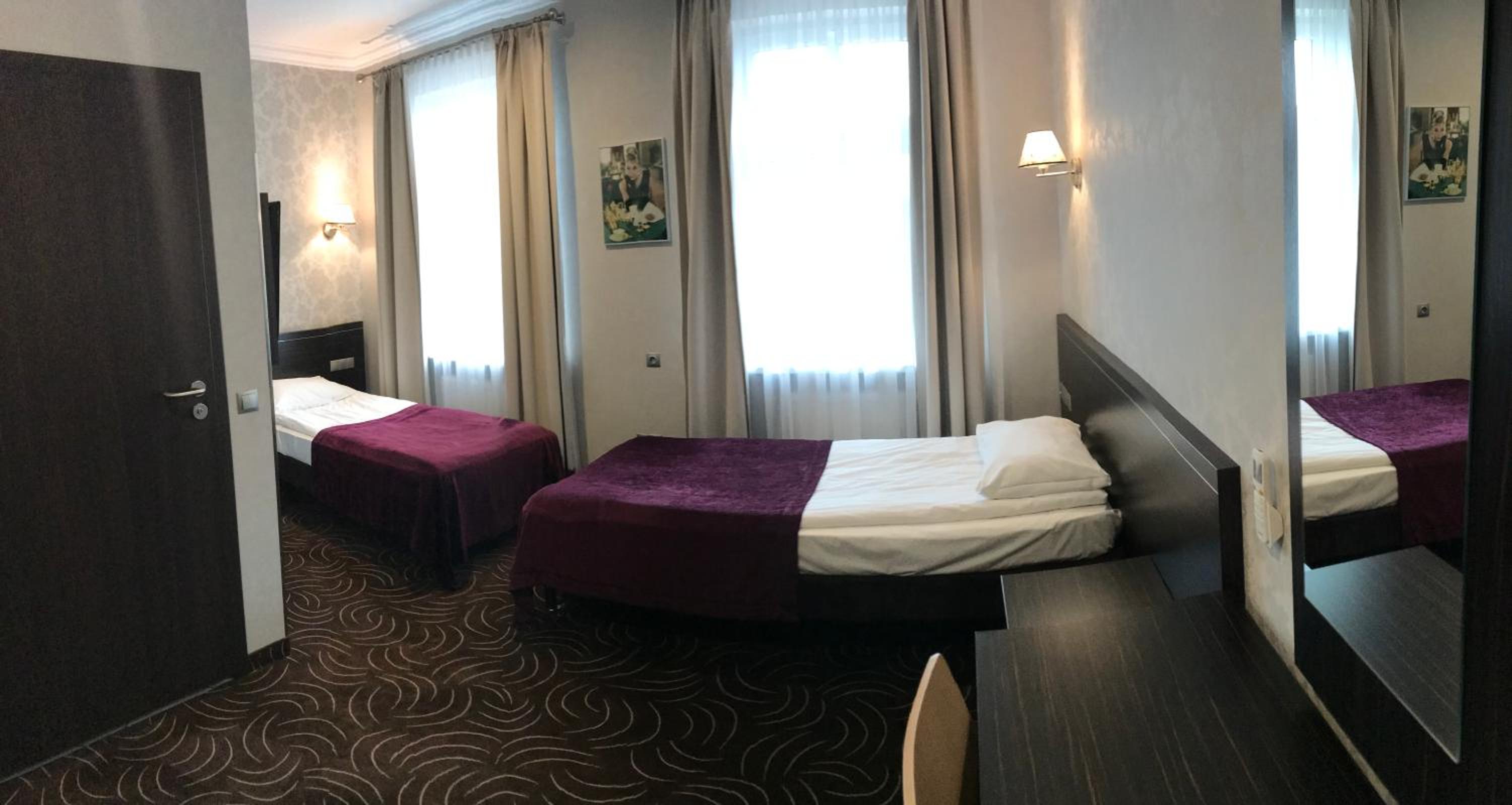 Twin Room - Disability Access photo 3