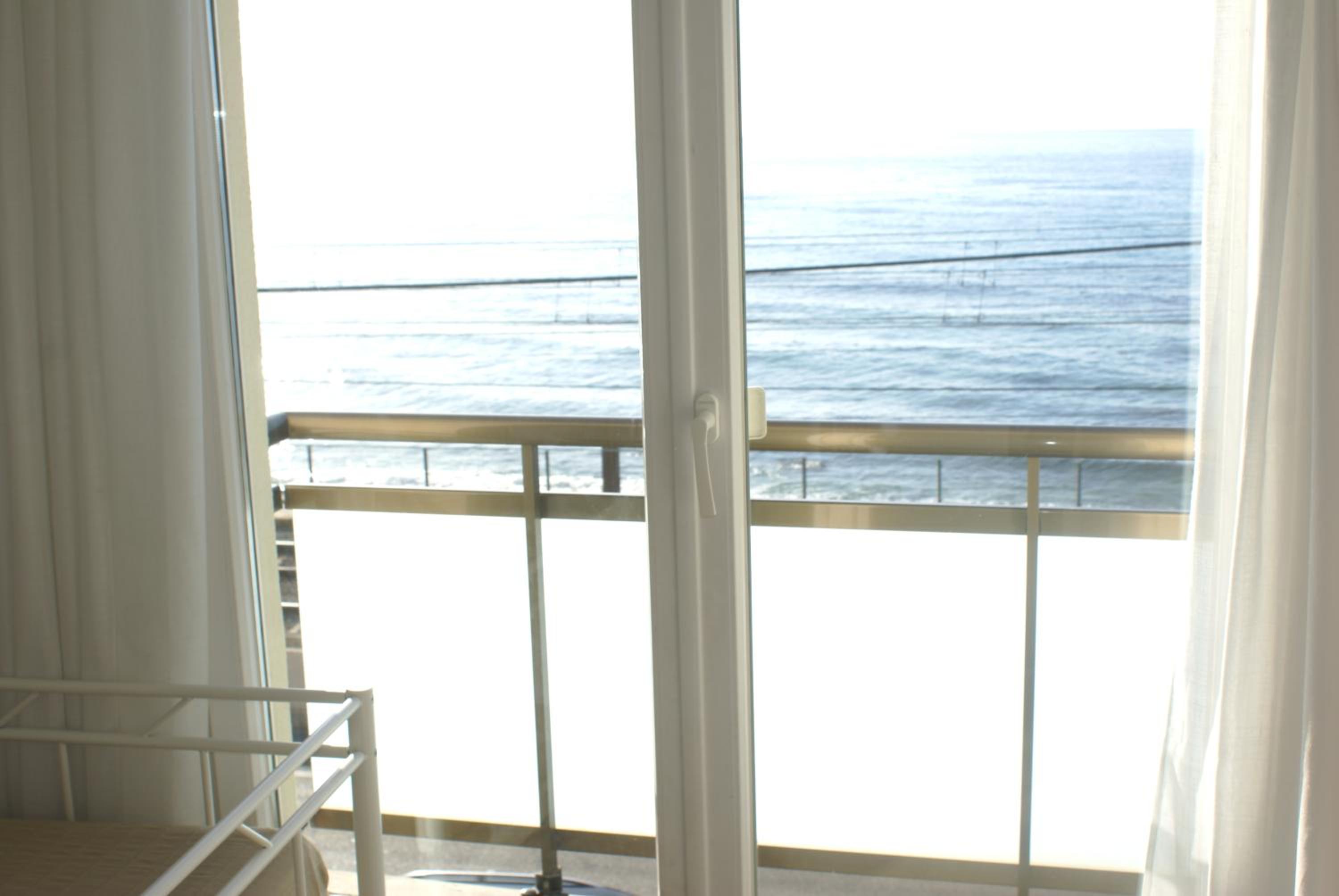 Family Room with Sea View - Photo 6