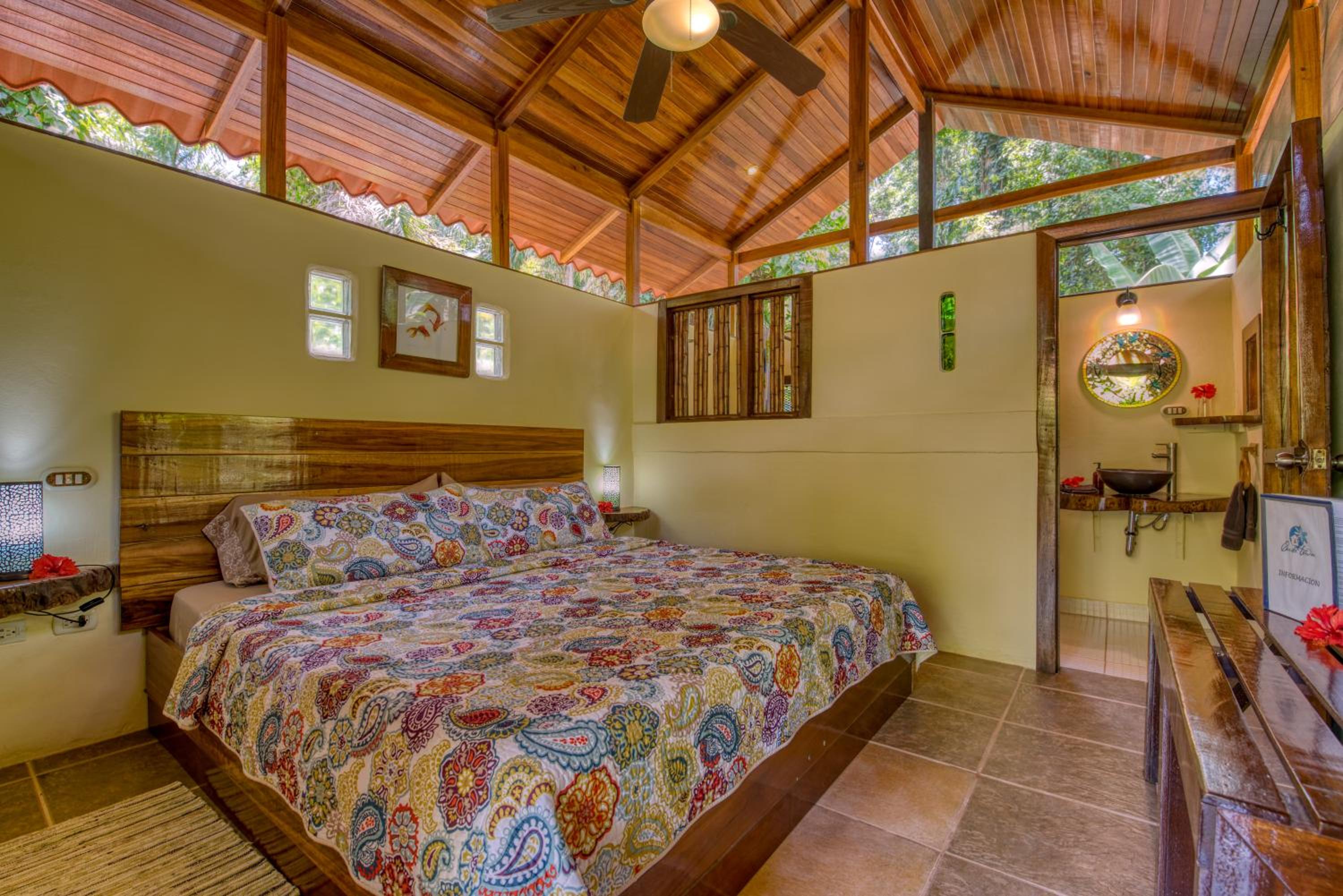 Bungalow with Garden View - Photo 2