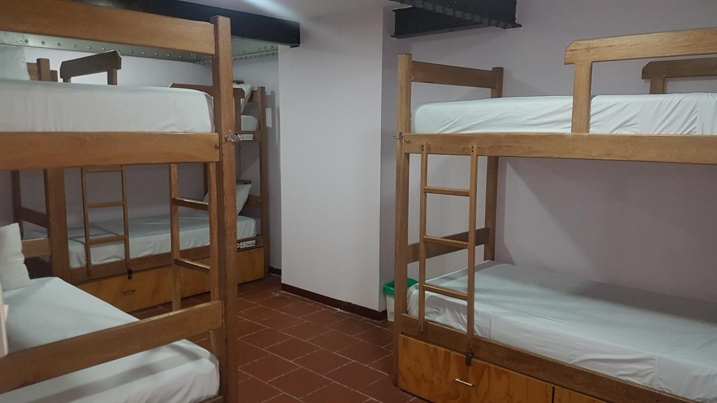 Bed in 6-Bed Mixed Dormitory Room photo 1