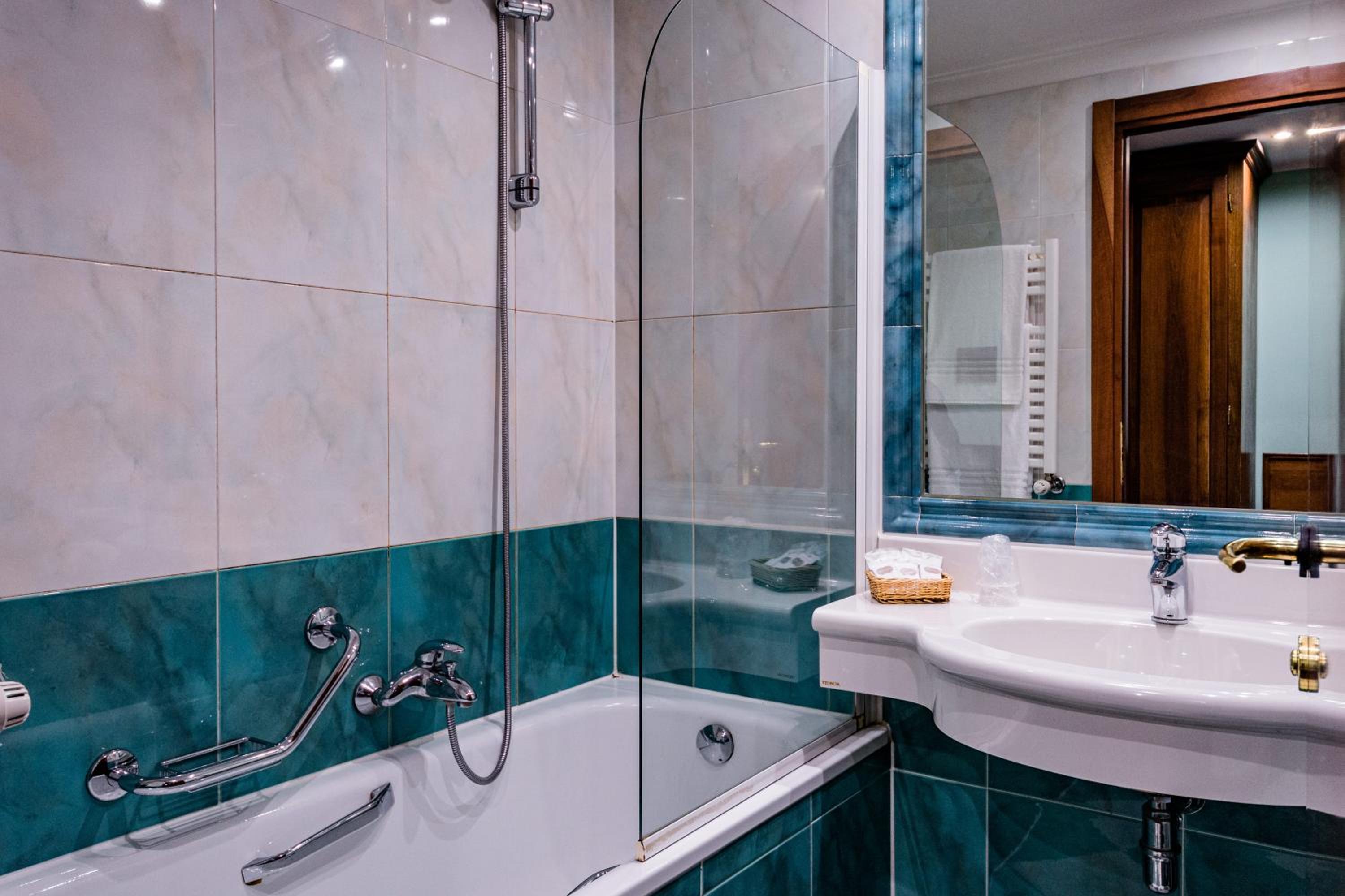 Standard Triple Room - Photo 2