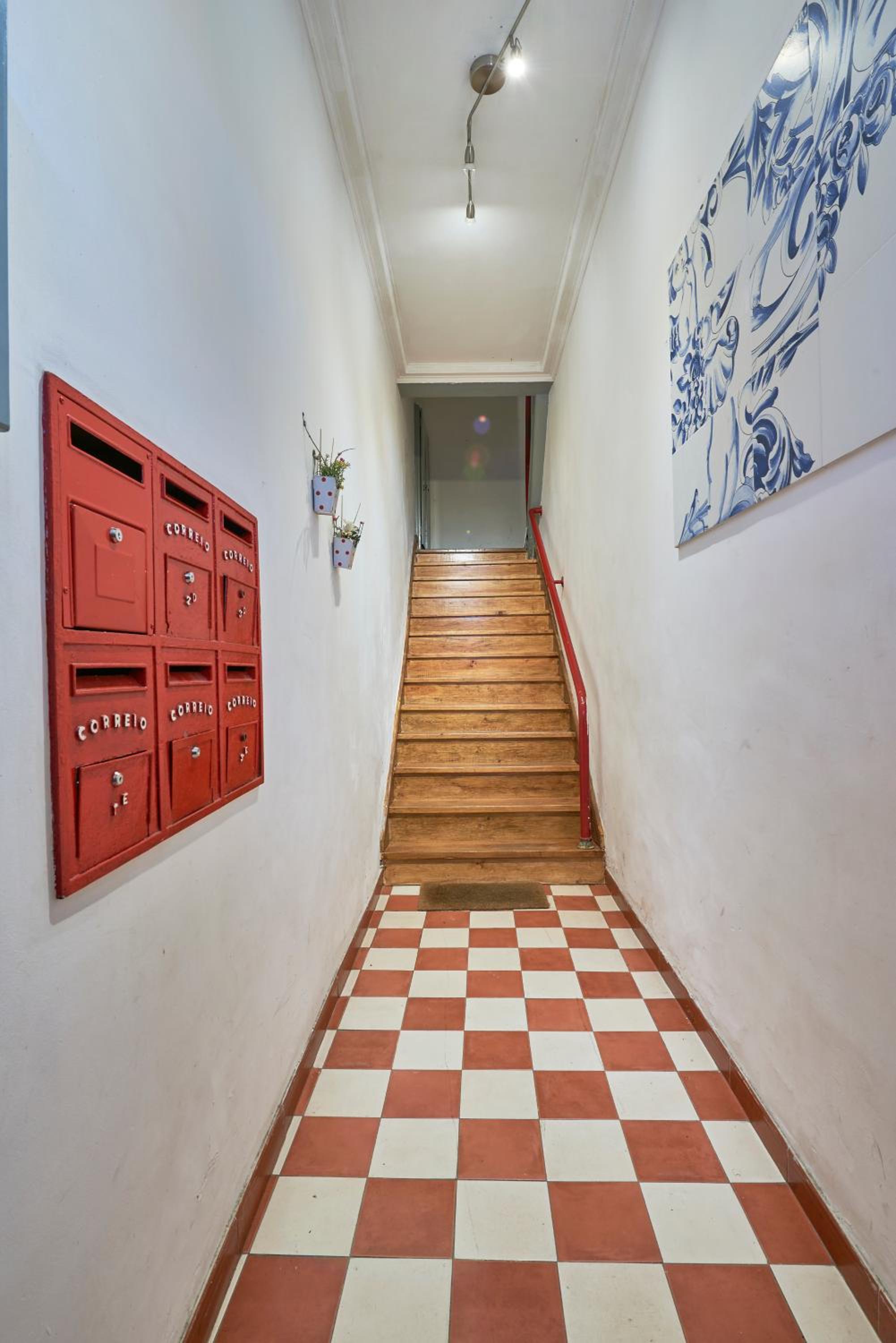 Apartment - Photo 2