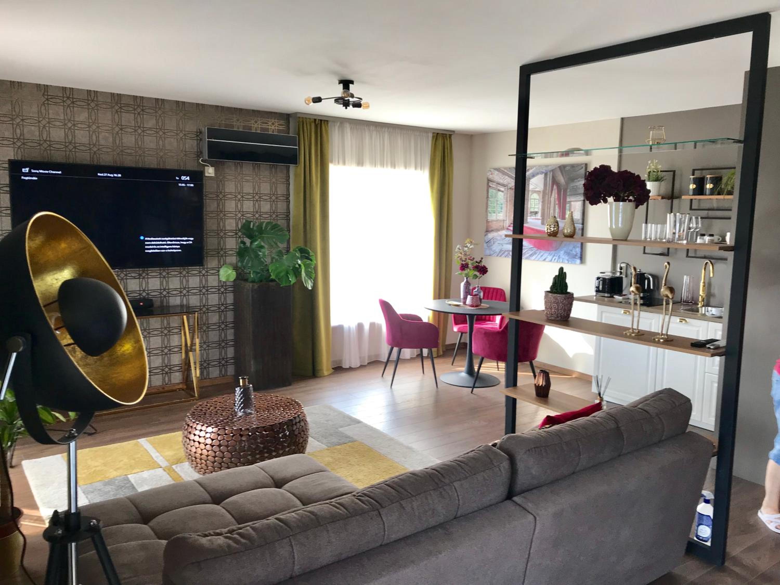 Superior Suite - Photo 5