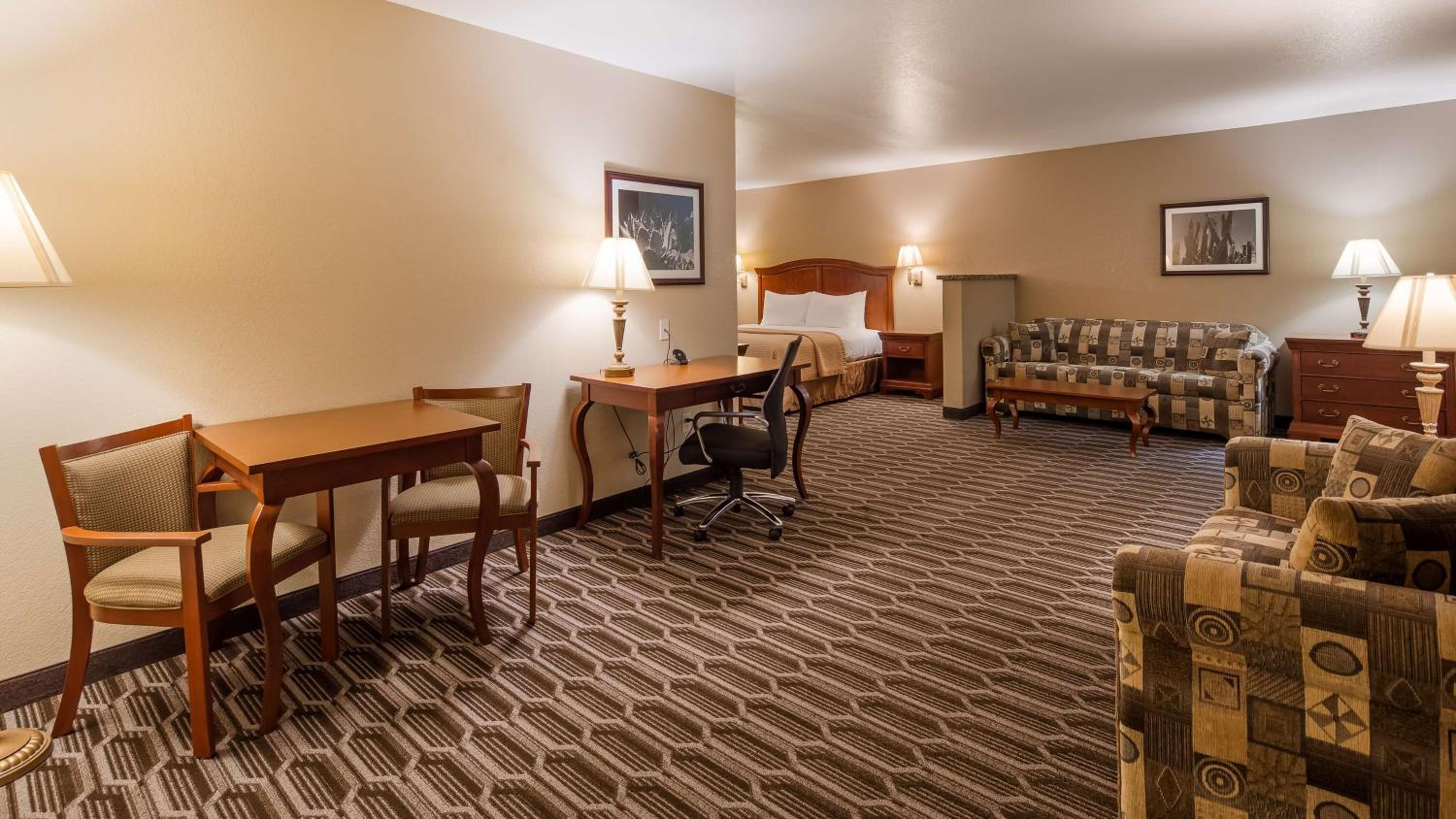 Larger King Suite with Sofa Bed photo 1