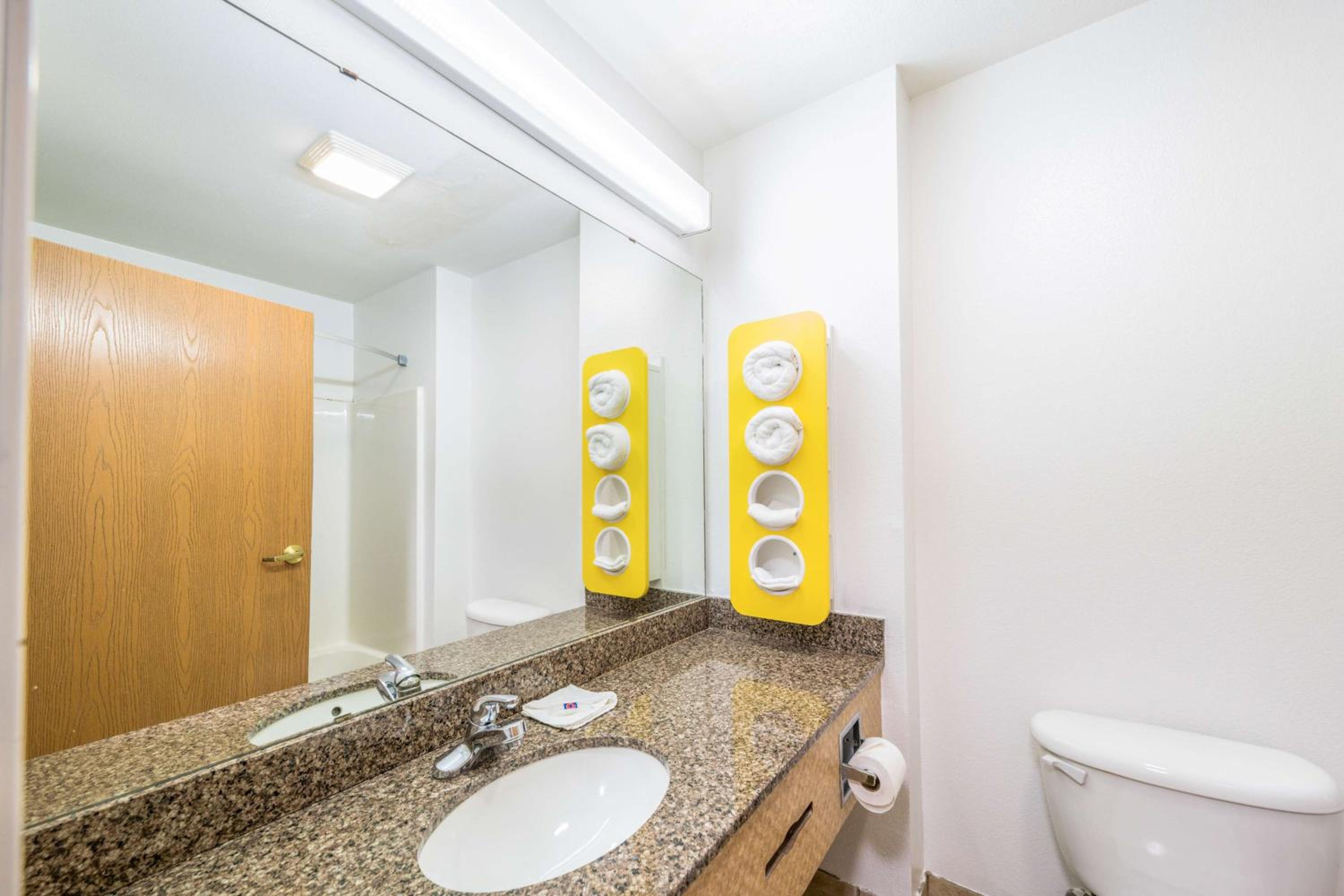 Queen Room with Two Queen Beds - Roll-in-Shower - Non-Smoking