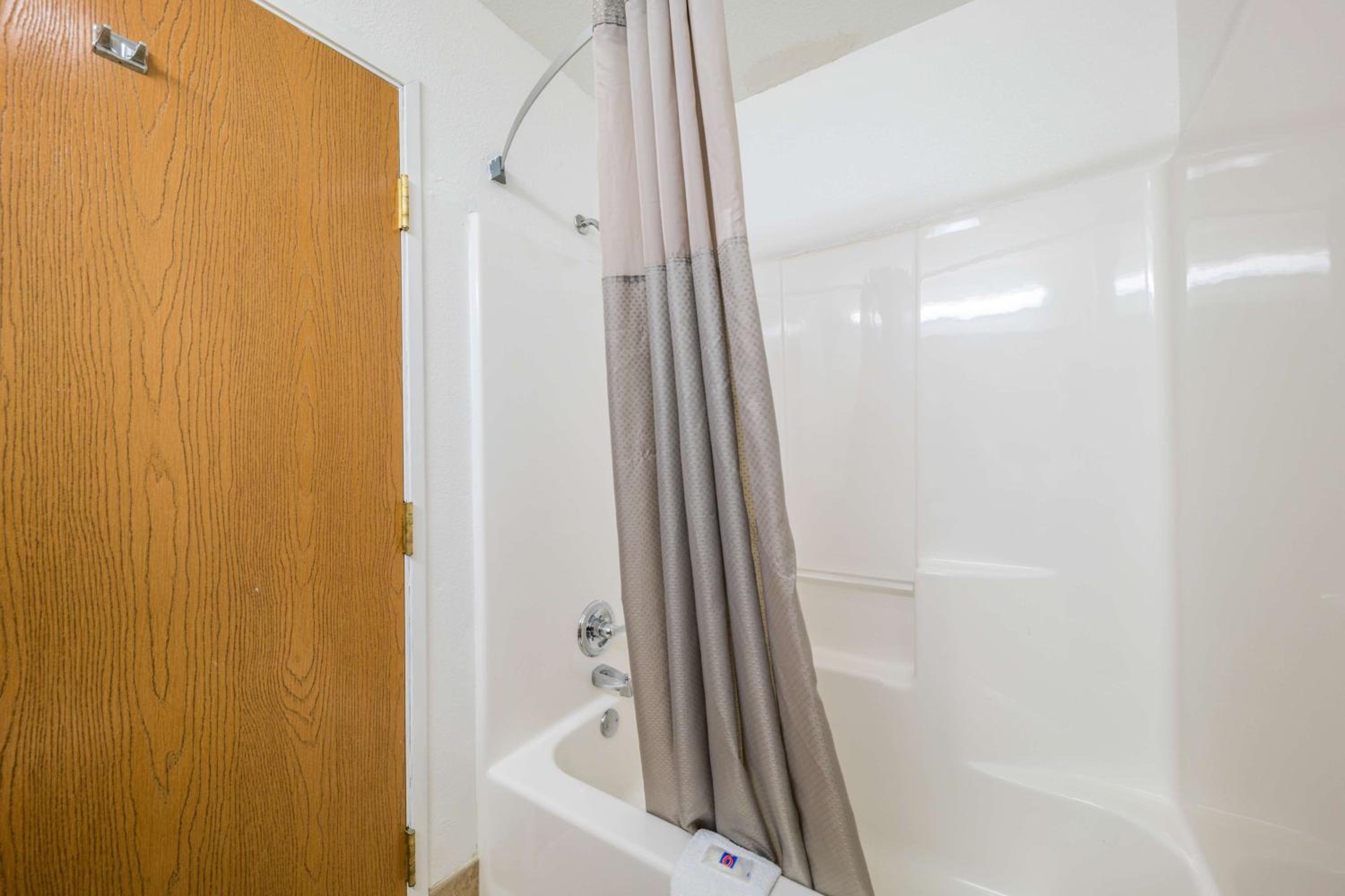 King Room with Spa Bath - Non-Smoking
