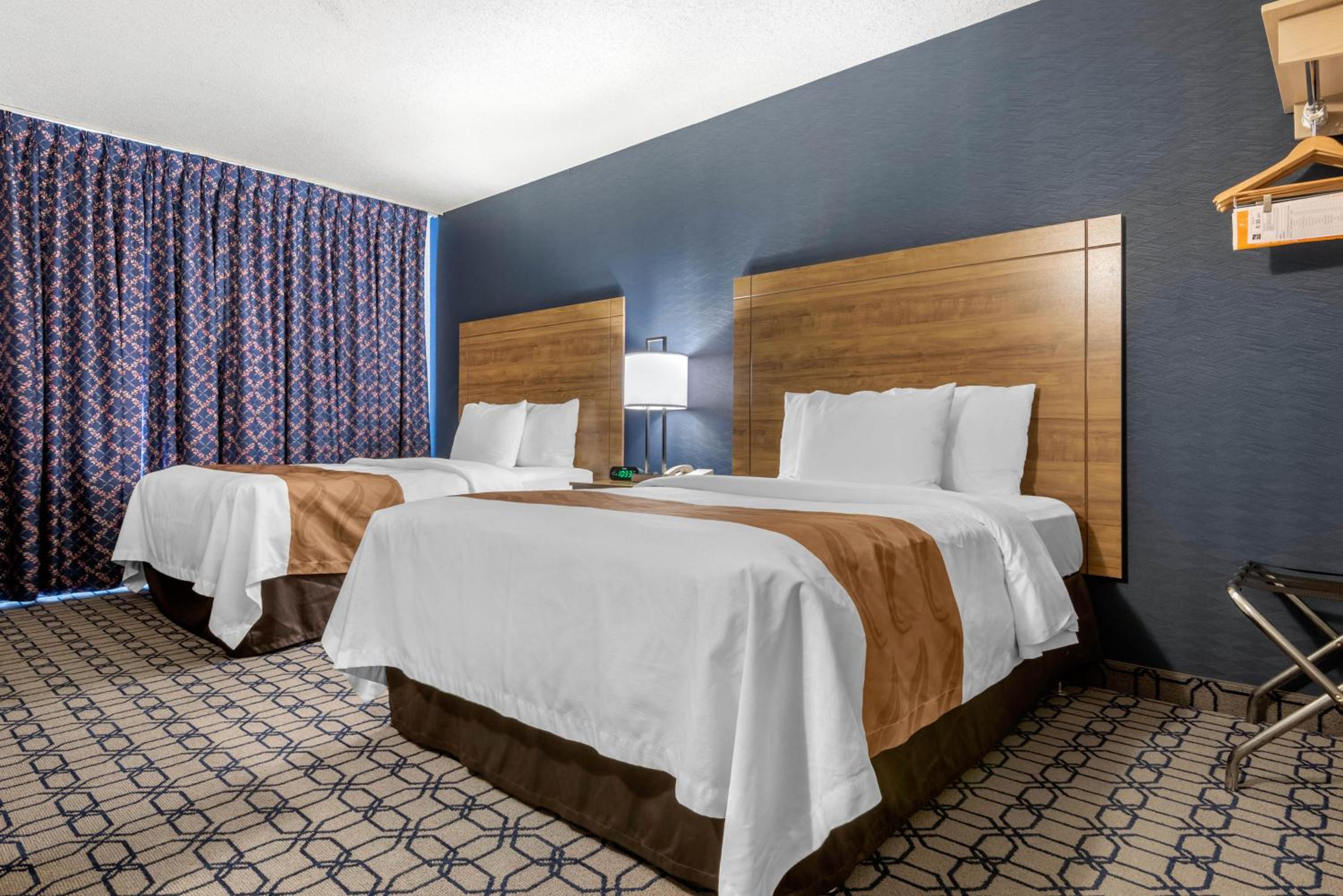Double Room with Two Double Beds - Photo 4