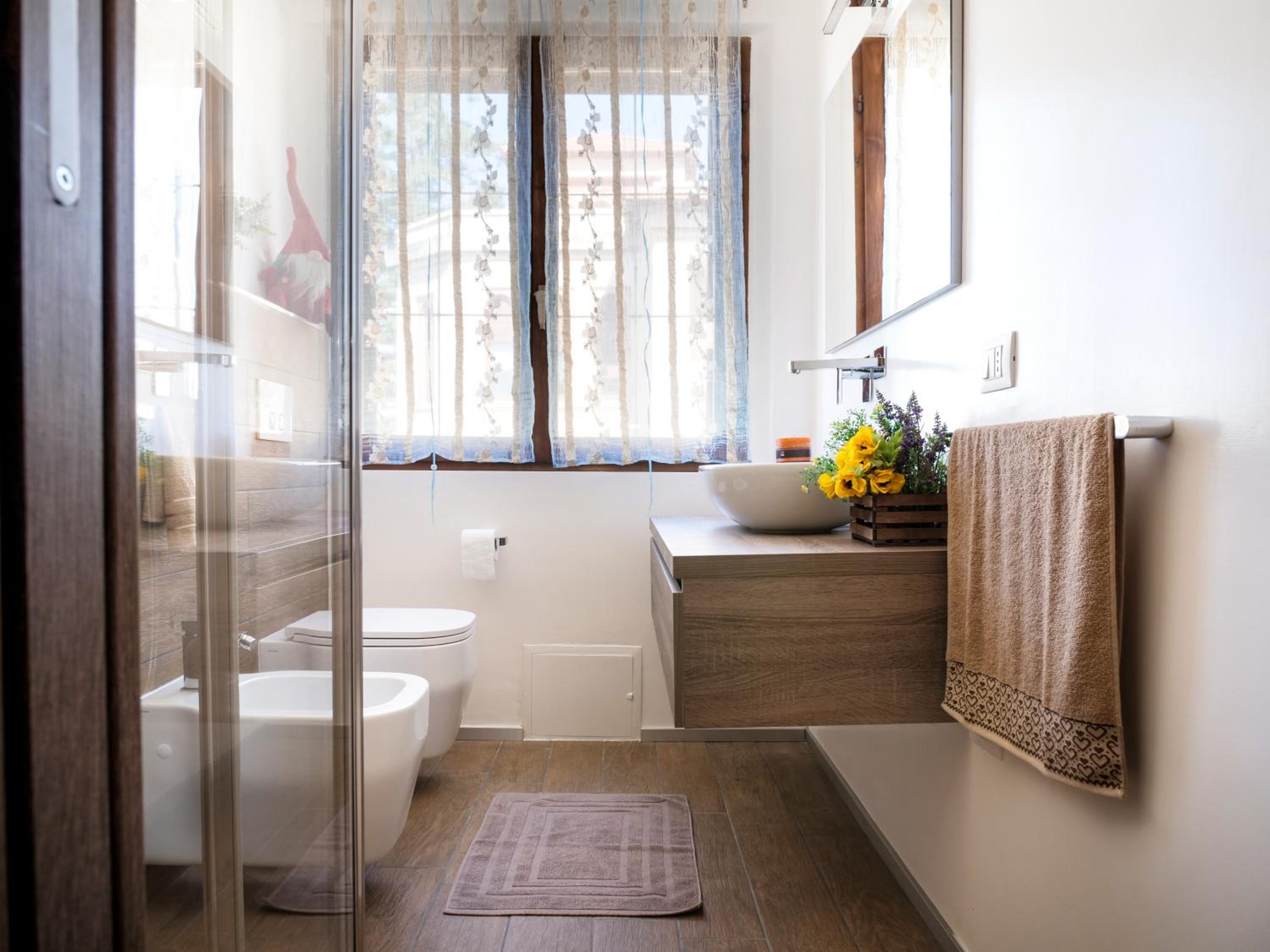 Double Room with Private Bathroom - Photo 3