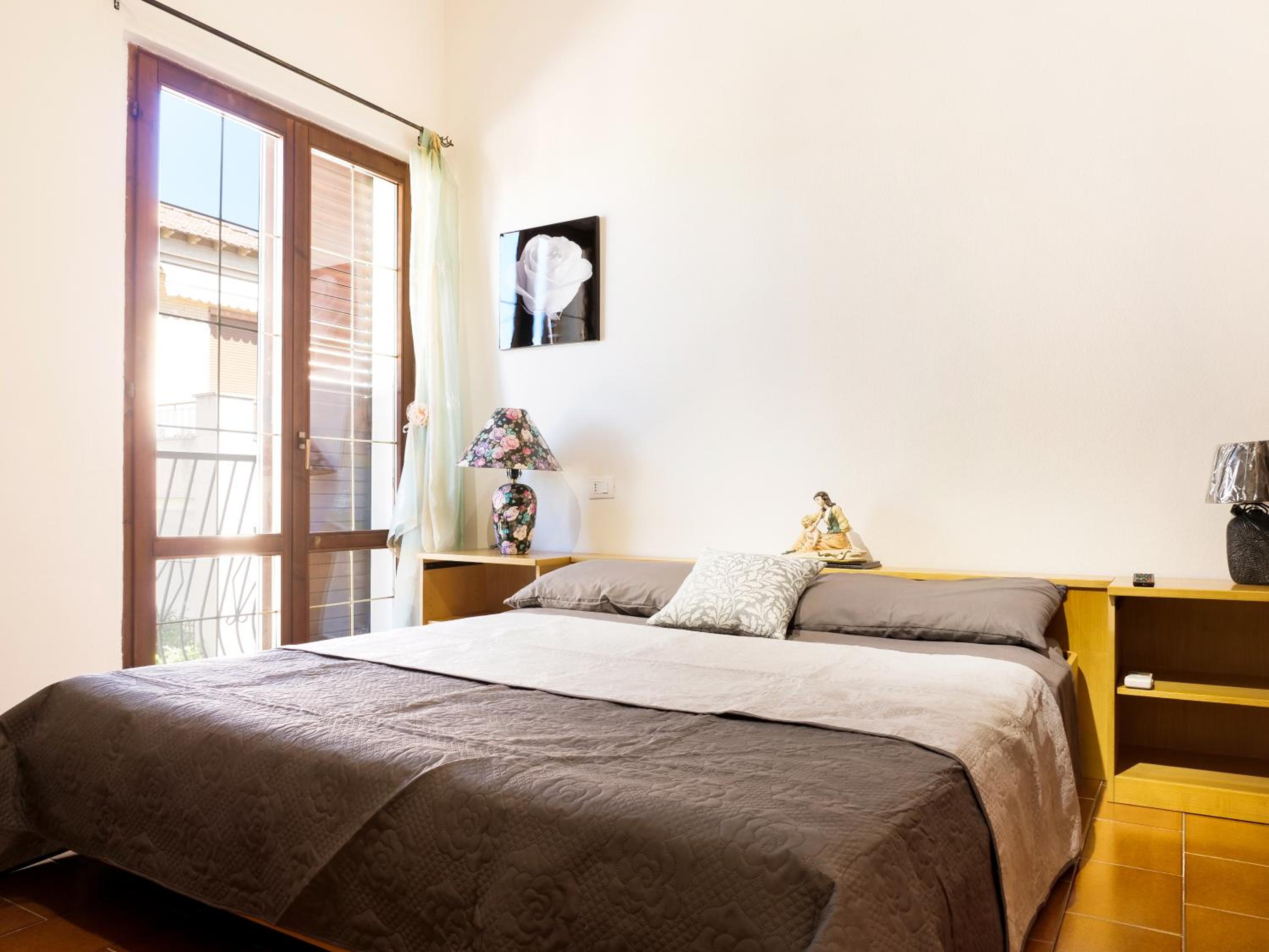Double Room with Private Bathroom - Photo 4