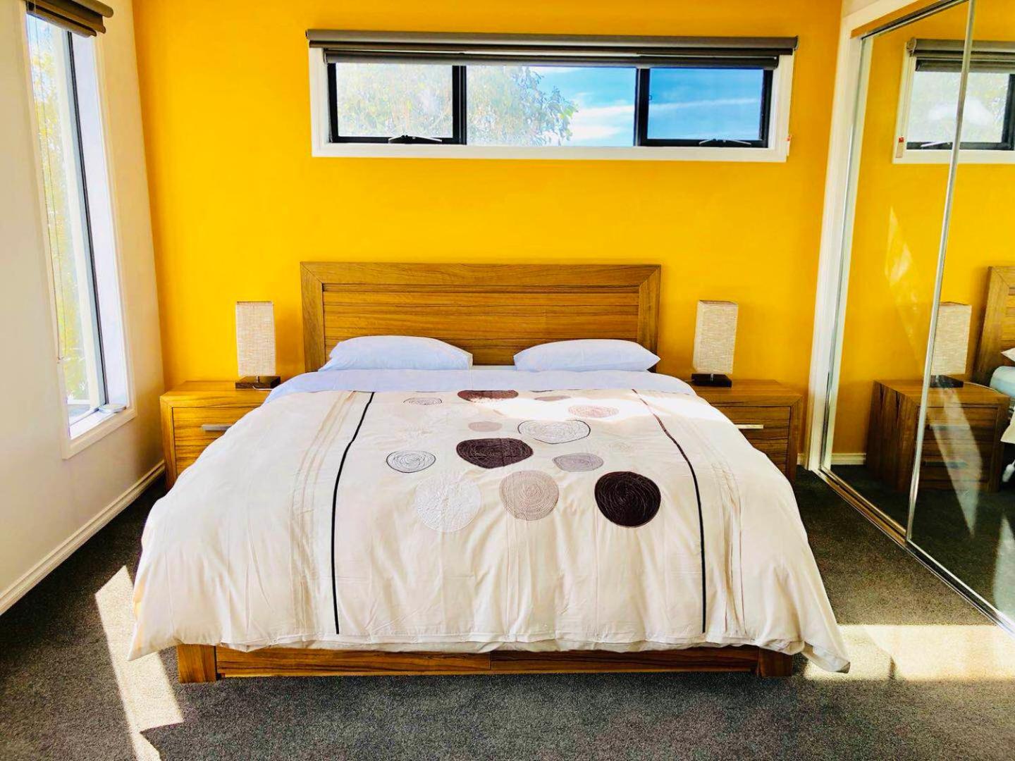 Deluxe Two-Bedroom Apartment with Sea View