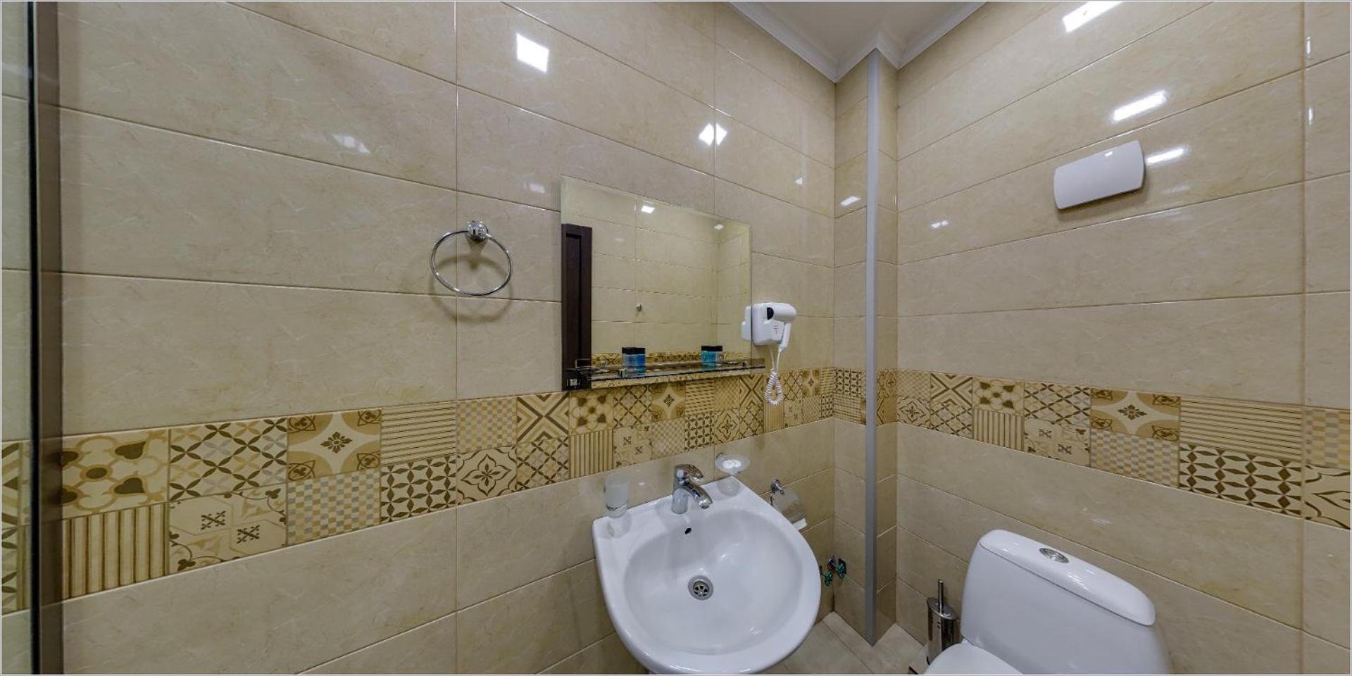 Double Room with Balcony - Photo 3