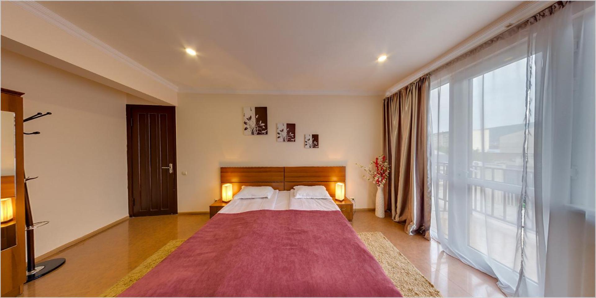 King Suite with Balcony - Photo 8