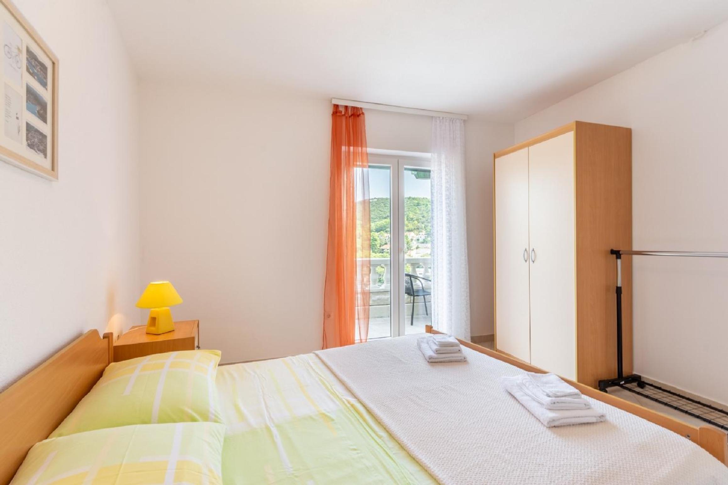 Two-Bedroom Apartment with Balcony and Sea View photo 2